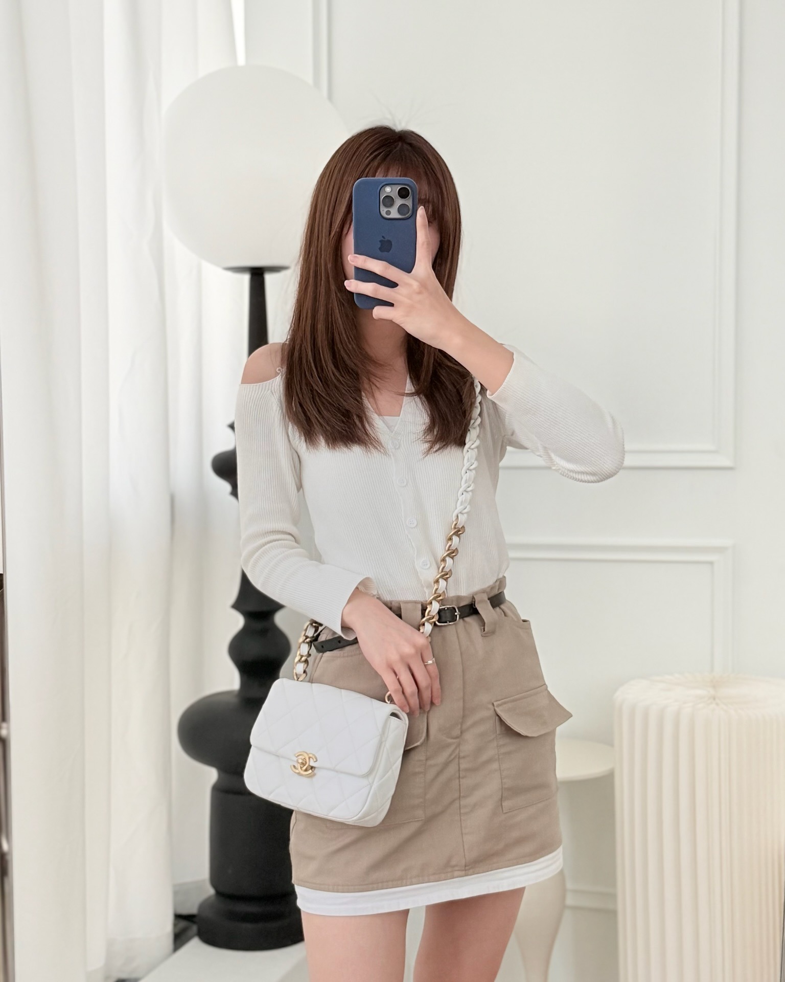 Chanel Small Flap Bag White Lambskin Aged Gold and Lacquered Metal 22S