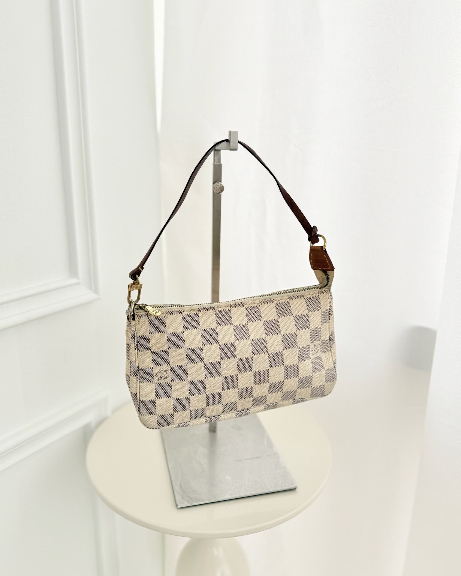 Louis Vuitton Damier Azur Pochette