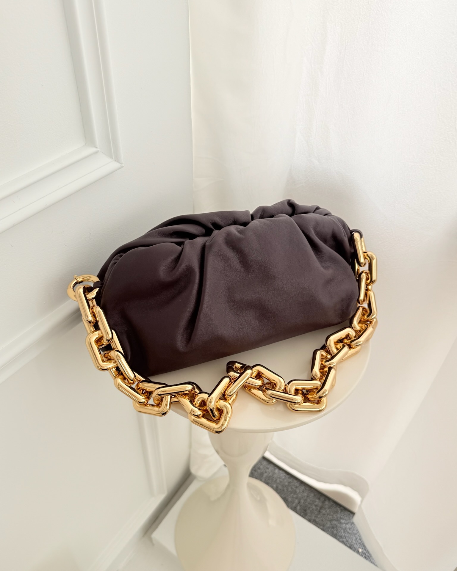 Bottega Veneta Chain Pouch Brown Calfskin