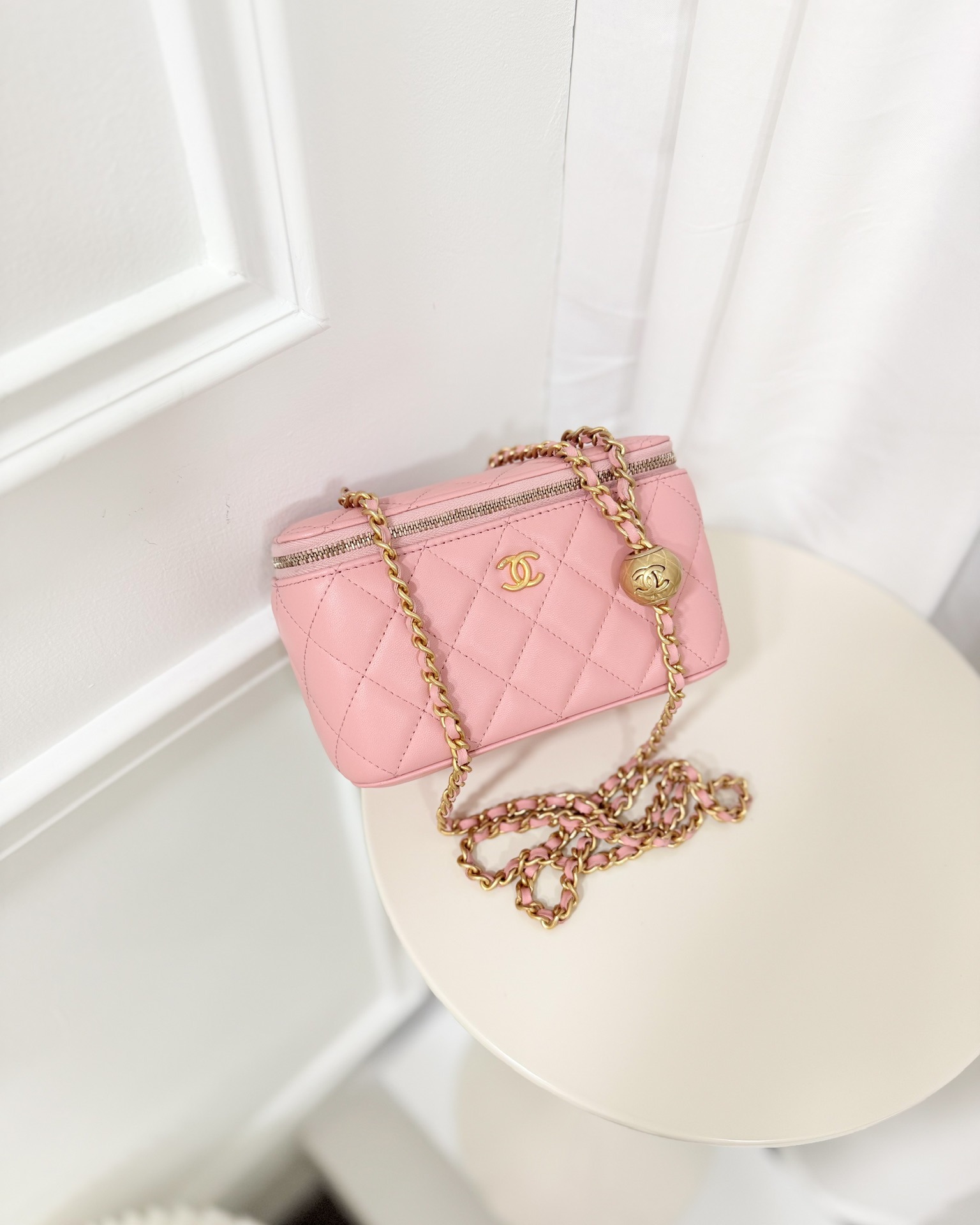 Chanel Pearl Crush Vanity With Chain Pink Lambskin Aged