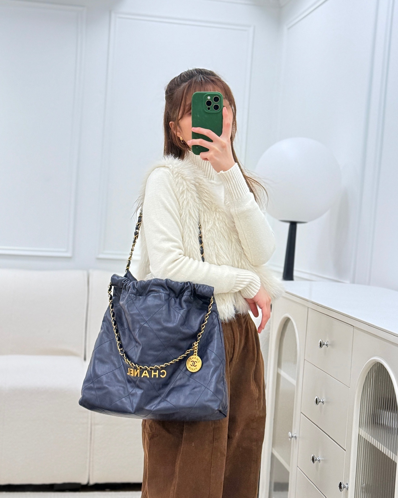 Chanel 22 Medium Navy Shiny Calfskin Aged