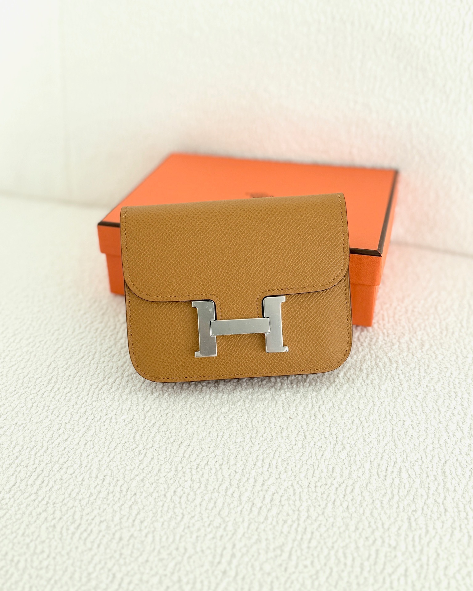 Hermès Constance Slim Wallet Sesame 2S Epsom