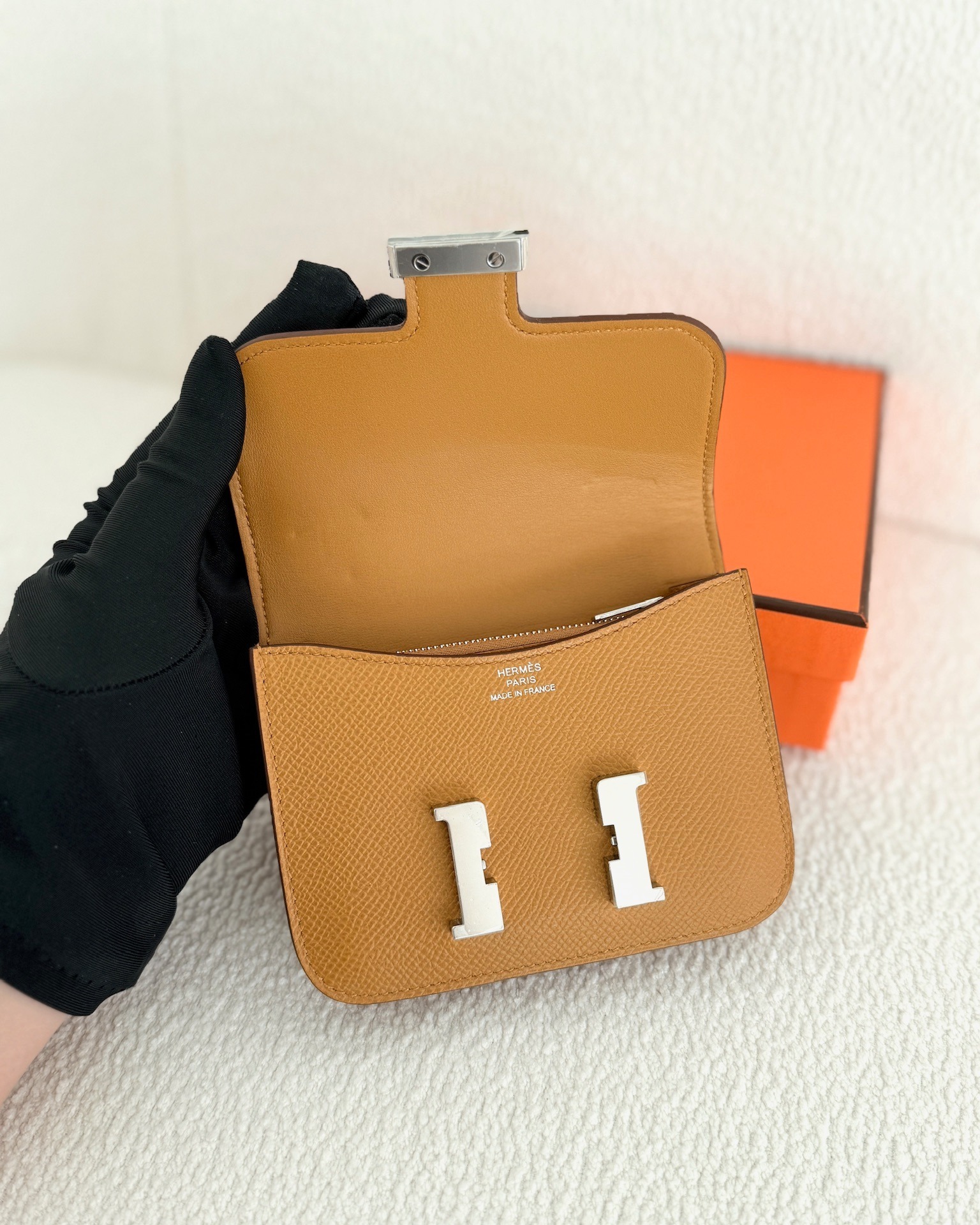 Hermès Constance Slim Wallet Sesame 2S Epsom