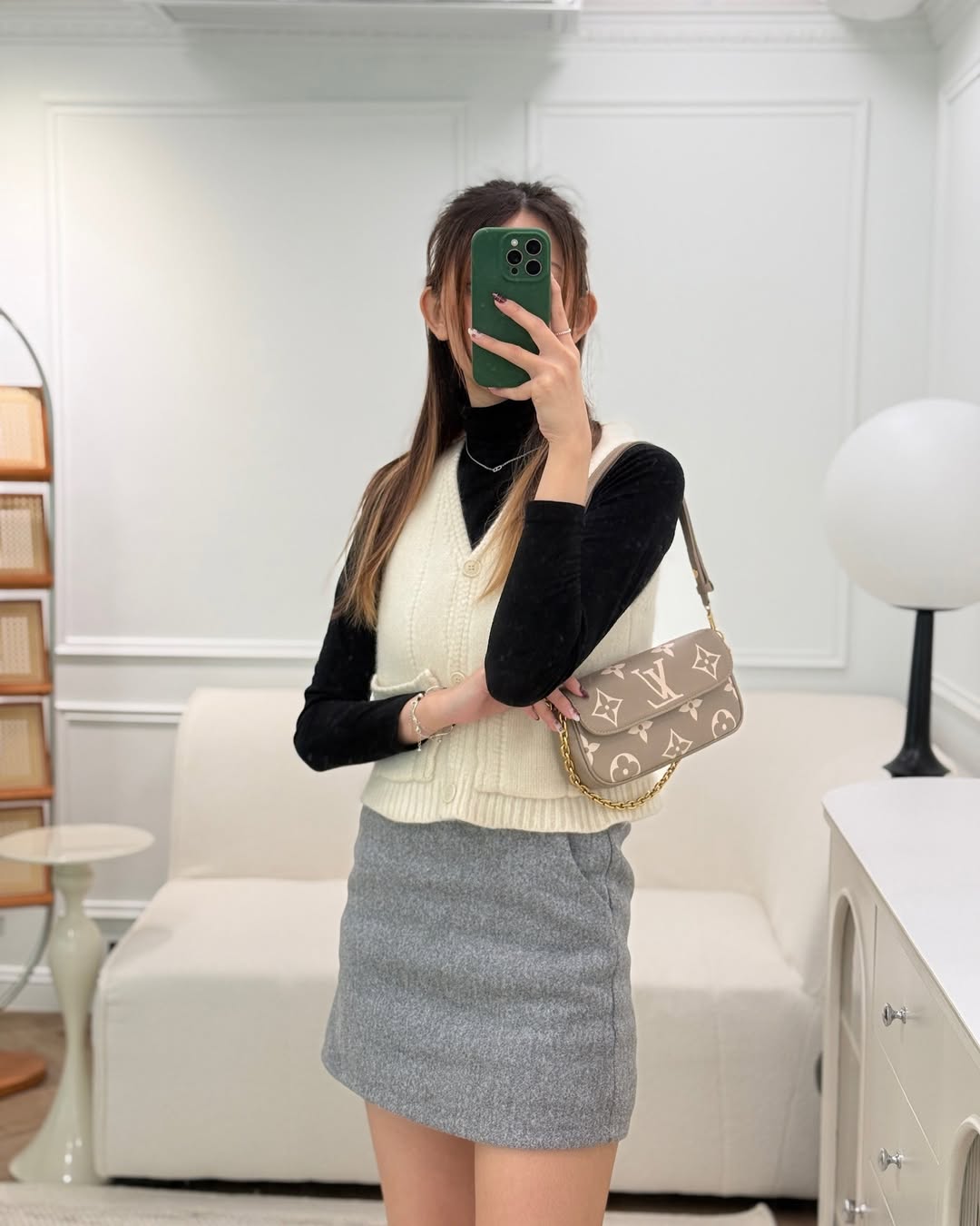 Louis Vuitton Ivy Wallet on Chain Monogram Empreinte Dove/Cream