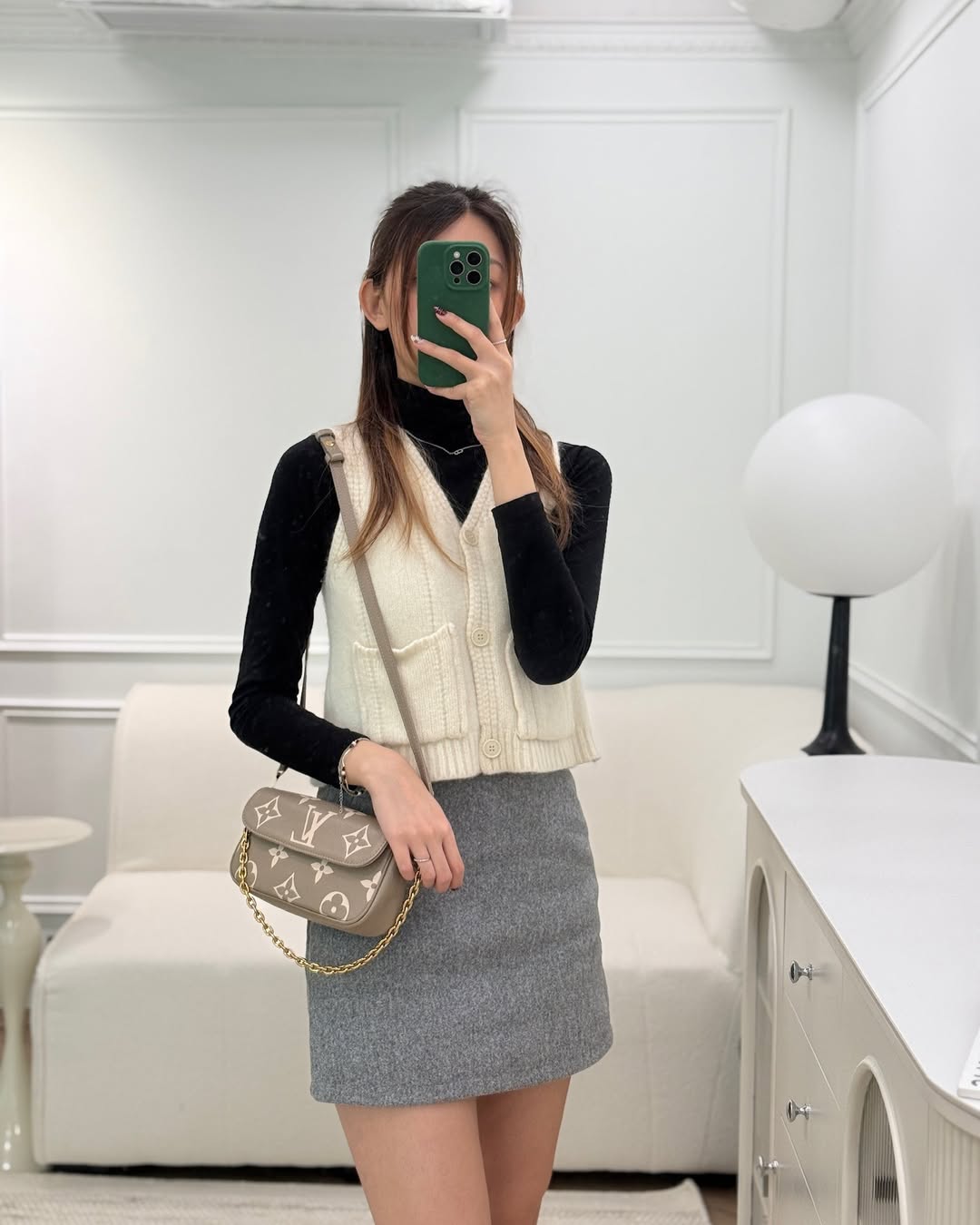 Louis Vuitton Ivy Wallet on Chain Monogram Empreinte Dove/Cream