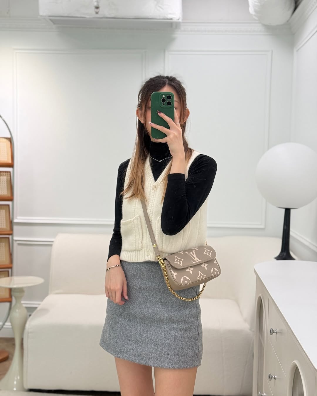 Louis Vuitton Ivy Wallet on Chain Monogram Empreinte Dove/Cream