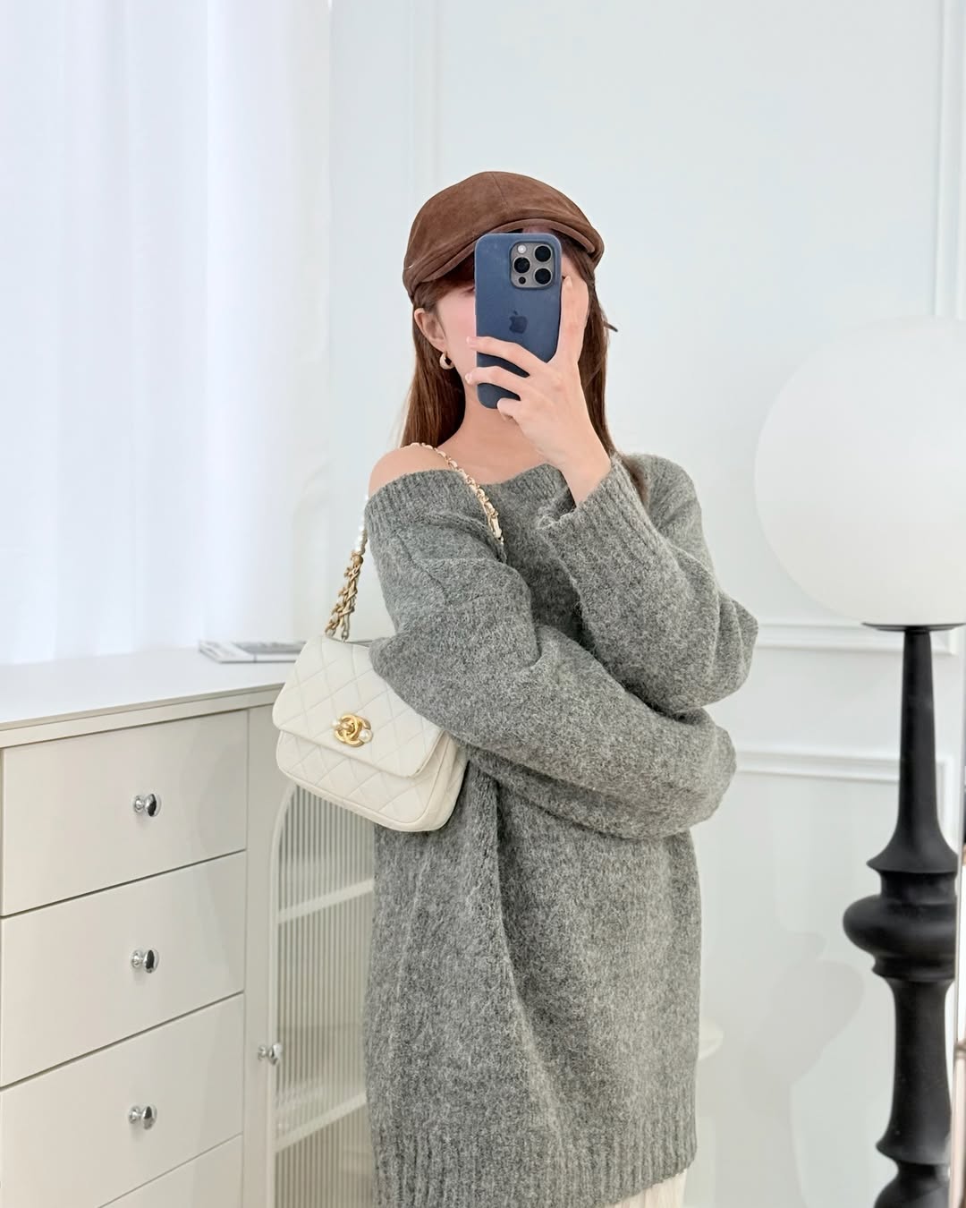 Chanel Quilted Pearl Flap Bag White Shiny Crumpled Calfskin Aged 22C