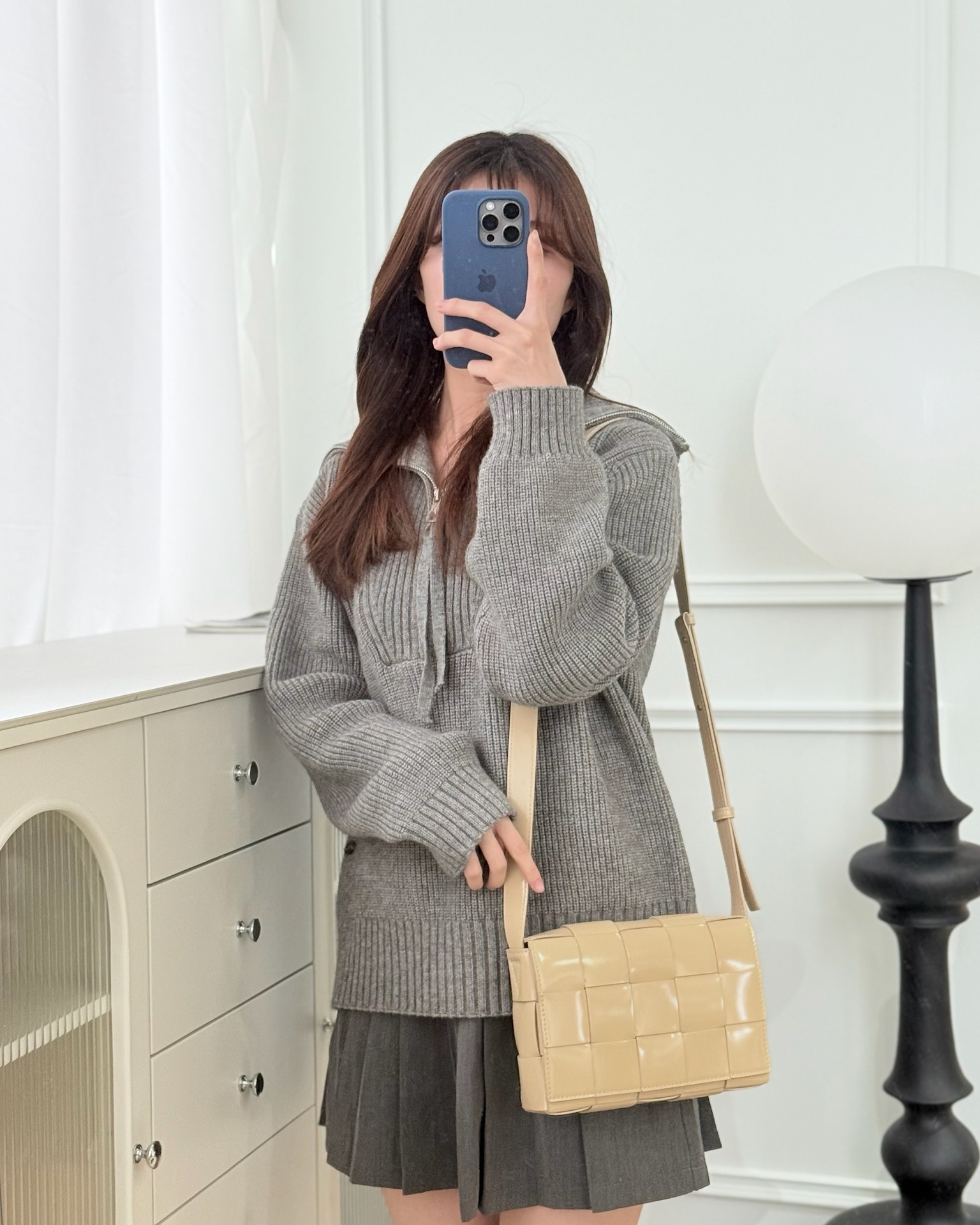 Bottega Veneta Cassette Shoulder Bag Intrecciato Beige Brushed Calfskin