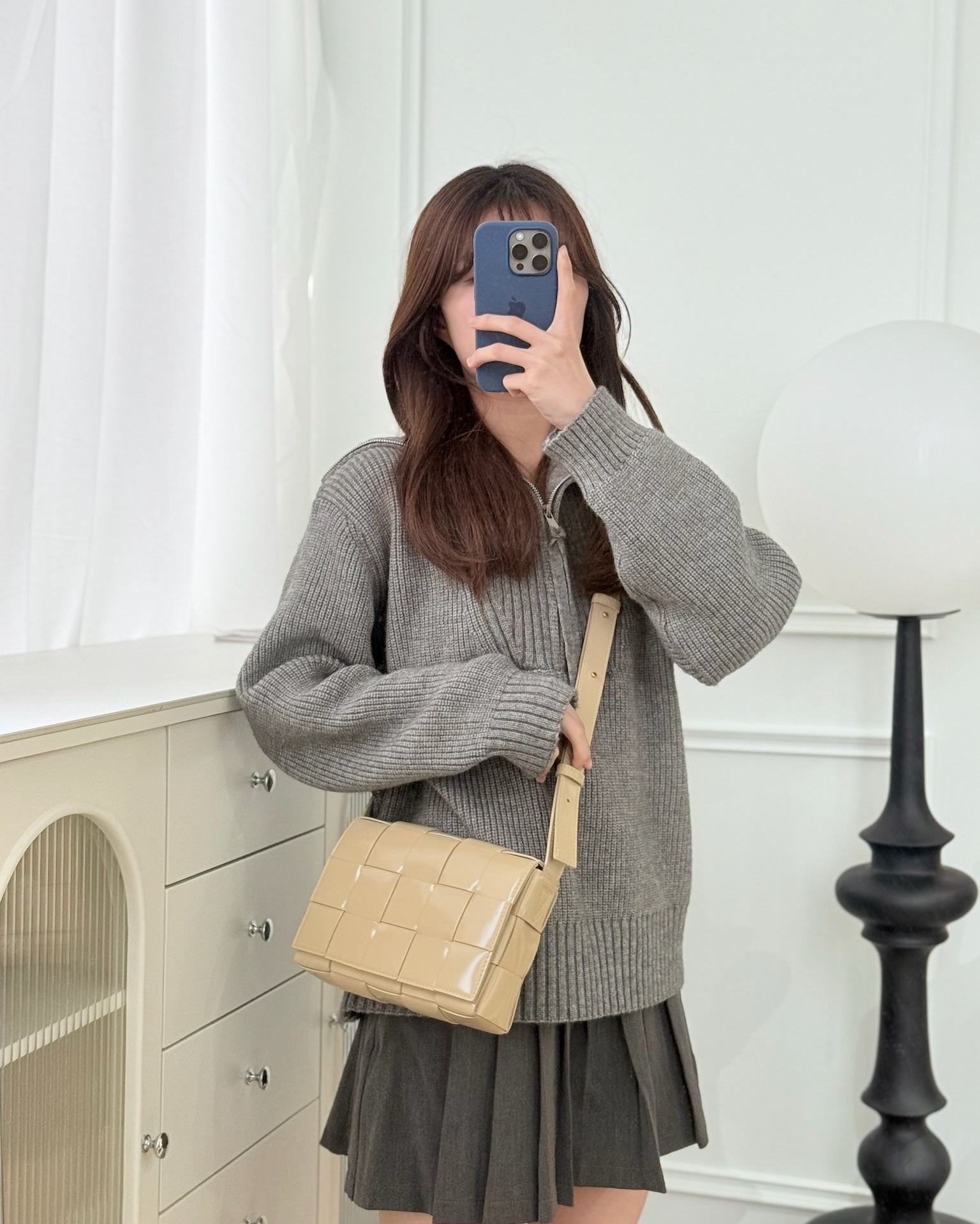 Bottega Veneta Cassette Shoulder Bag Intrecciato Beige Brushed Calfskin