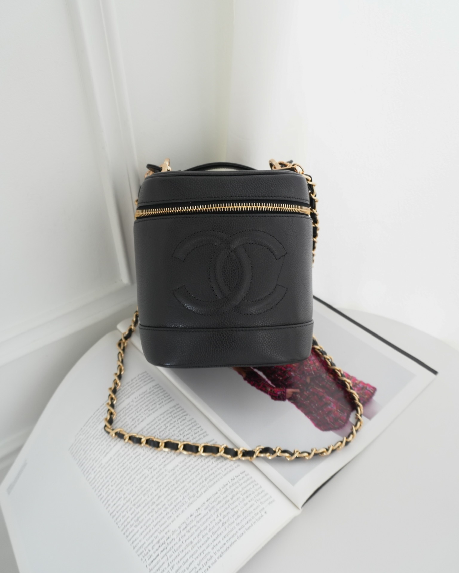 Chanel Vintage Vanity Case Black Caviar