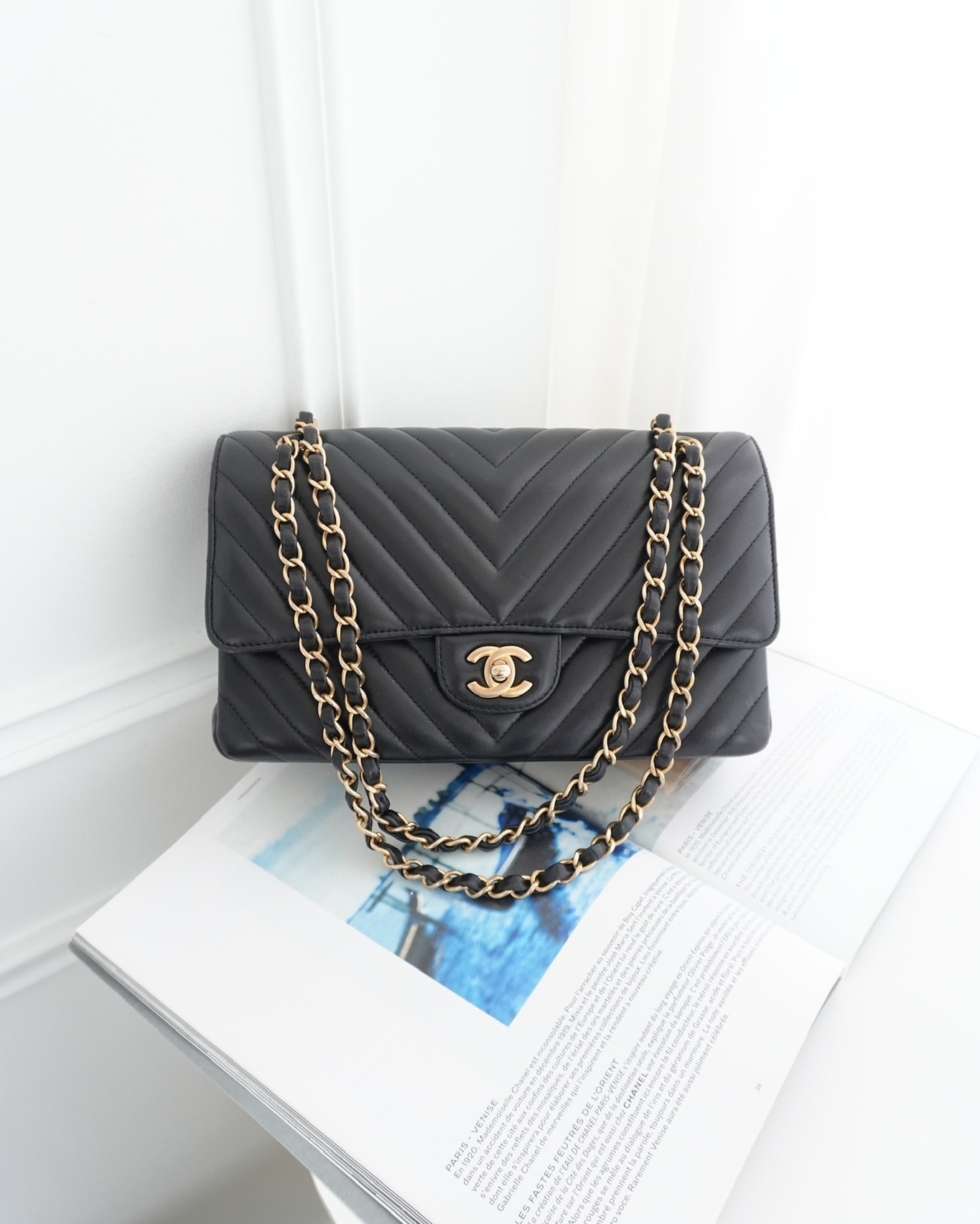 Chanel Classic M/L Medium Flap Chevron Black Lambskin Aged