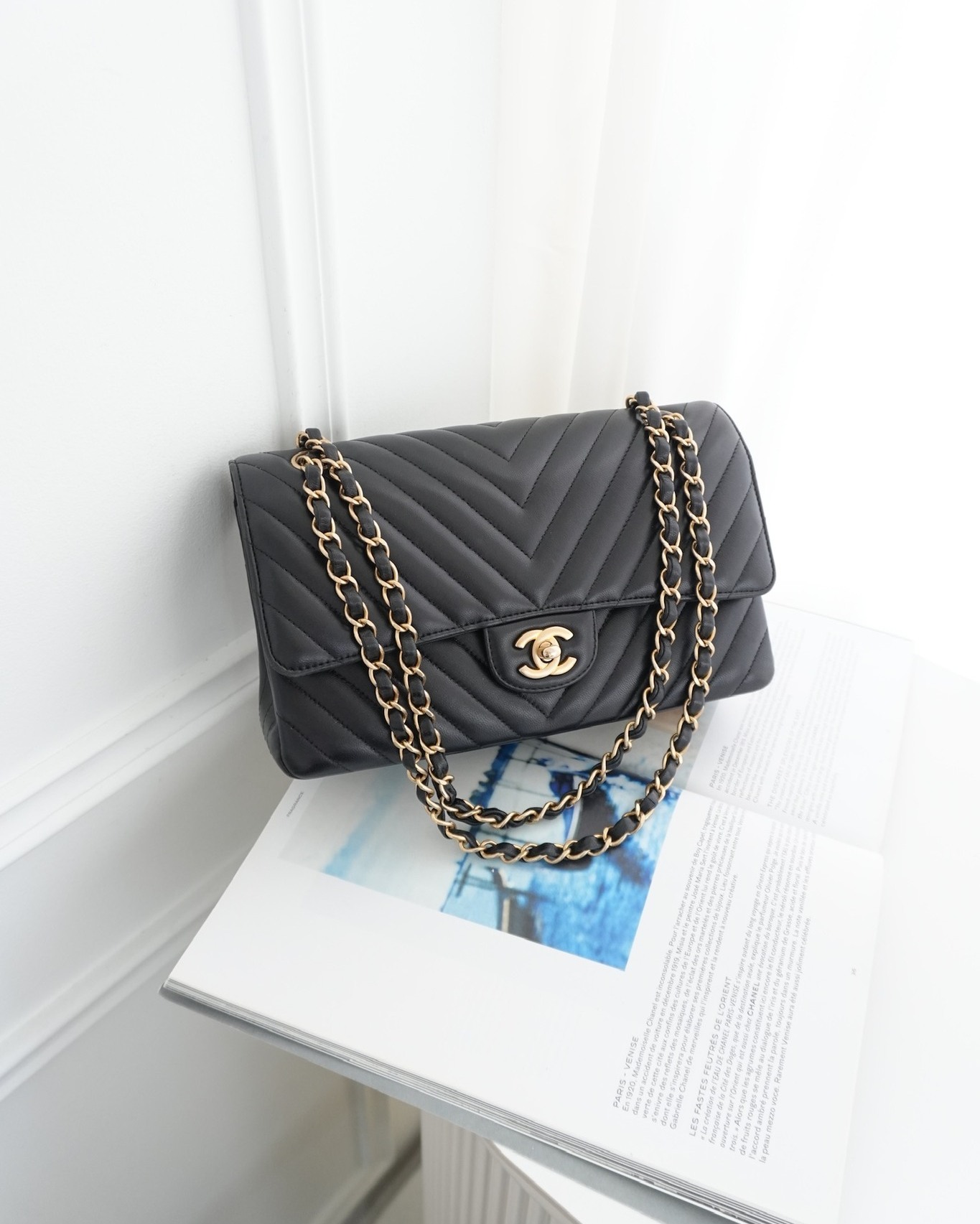 Chanel Classic M/L Medium Flap Chevron Black Lambskin Aged