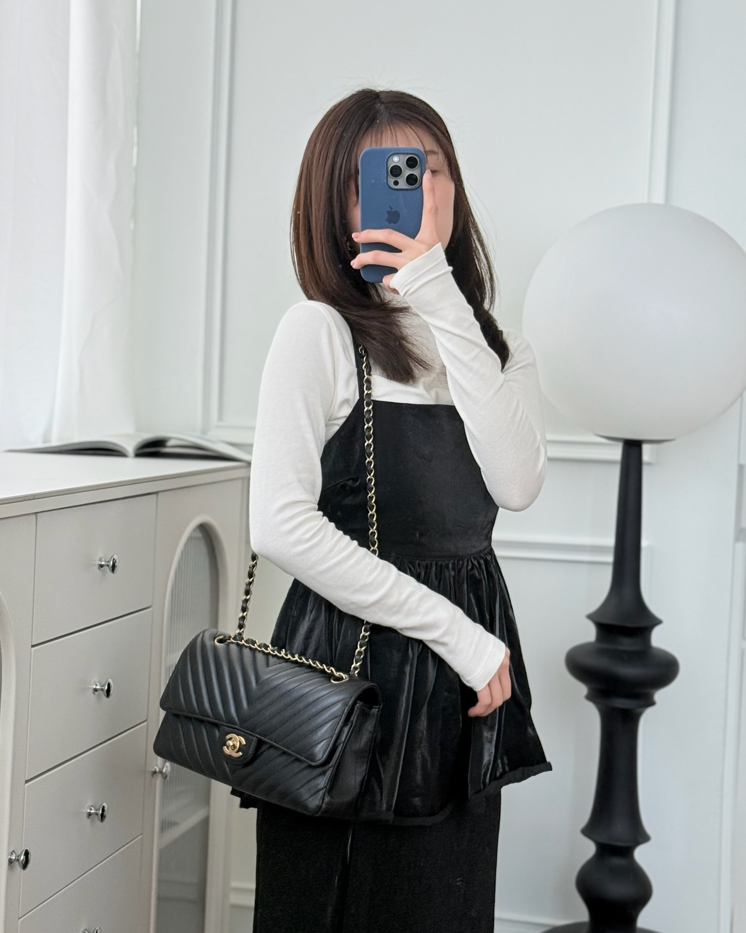 Chanel Classic M/L Medium Flap Chevron Black Lambskin Aged