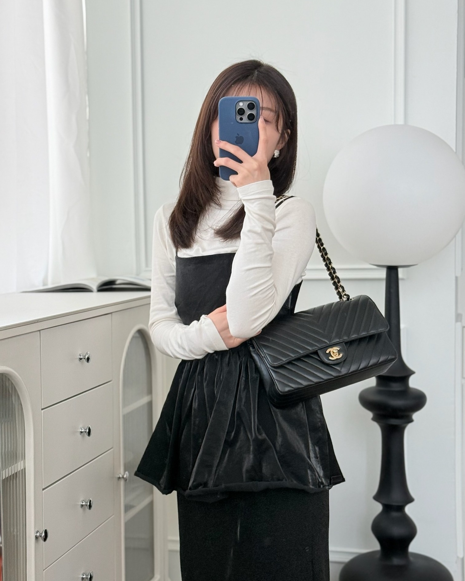 Chanel Classic M/L Medium Flap Chevron Black Lambskin Aged