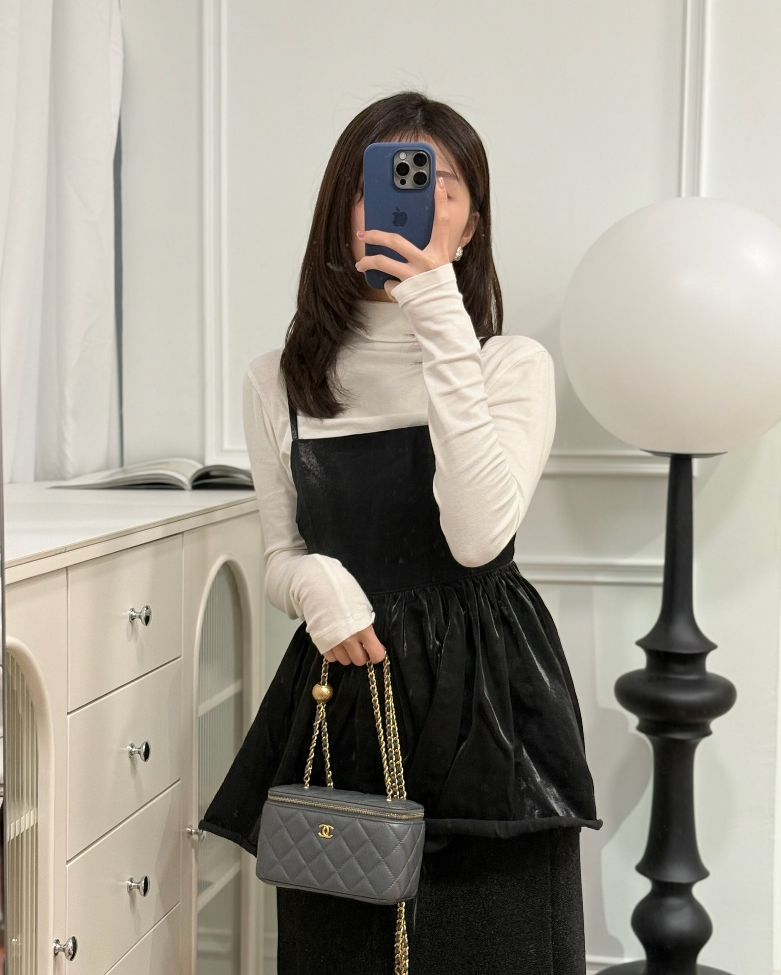 Chanel Pearl Crush Vanity With Chain Grey Lambskin Aged