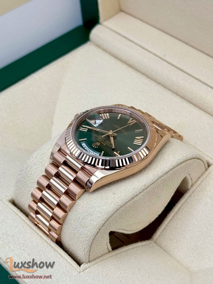 Rolex Day-Date 40mm 228235 Presidential Bracelet 18 kt Everose Gold with Olive Green Dial and Fluted Bezel