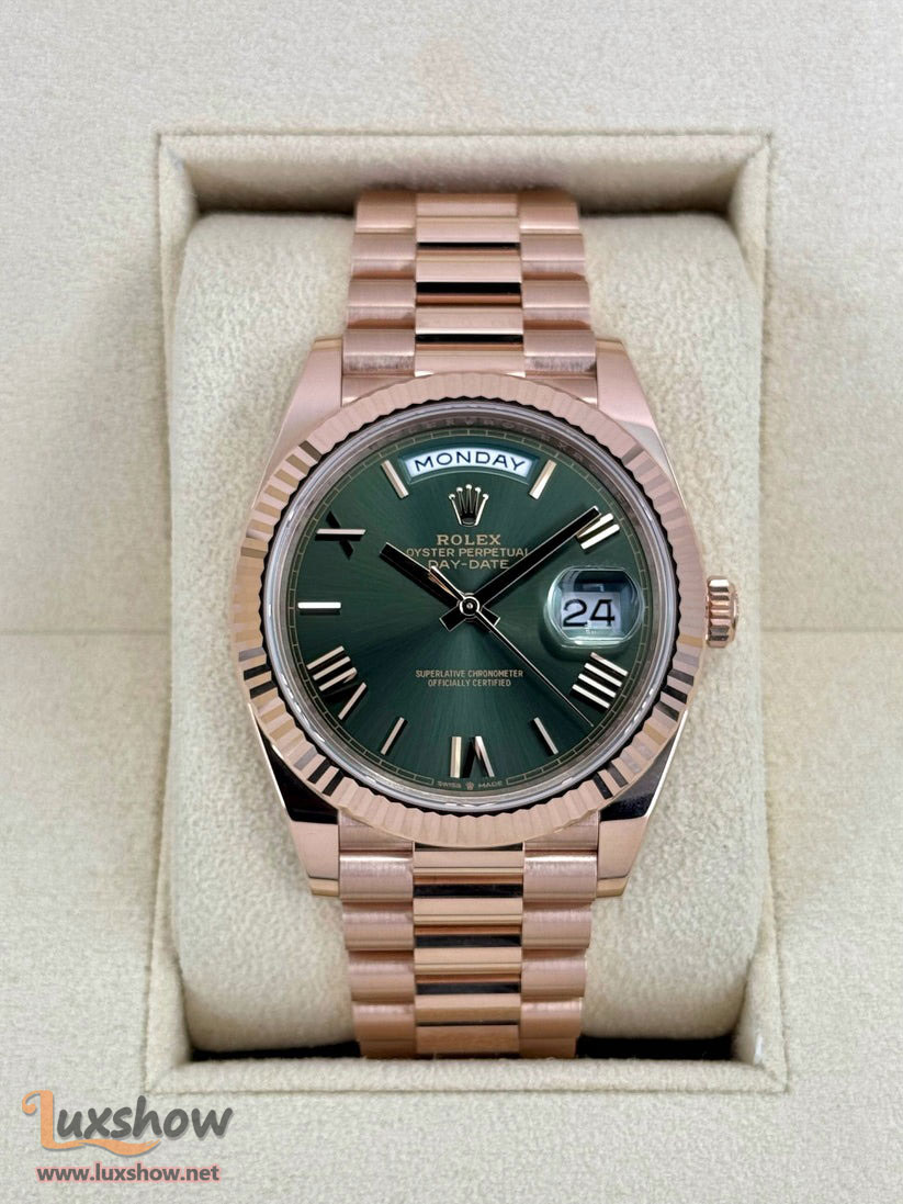 Rolex Day-Date 40mm 228235 Presidential Bracelet 18 kt Everose Gold with Olive Green Dial and Fluted Bezel