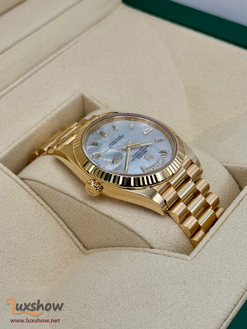 Rolex Day-Date 40mm 228238 Presidential Bracelet 18k  Yellow Gold Gold Mother Of Pearl Diamond Baguette Dial