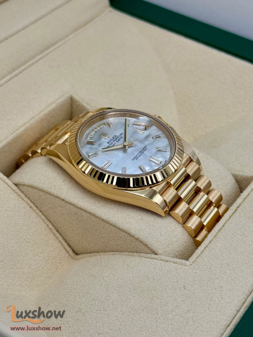 Rolex Day-Date 40mm 228238 Presidential Bracelet 18k  Yellow Gold Gold Mother Of Pearl Diamond Baguette Dial