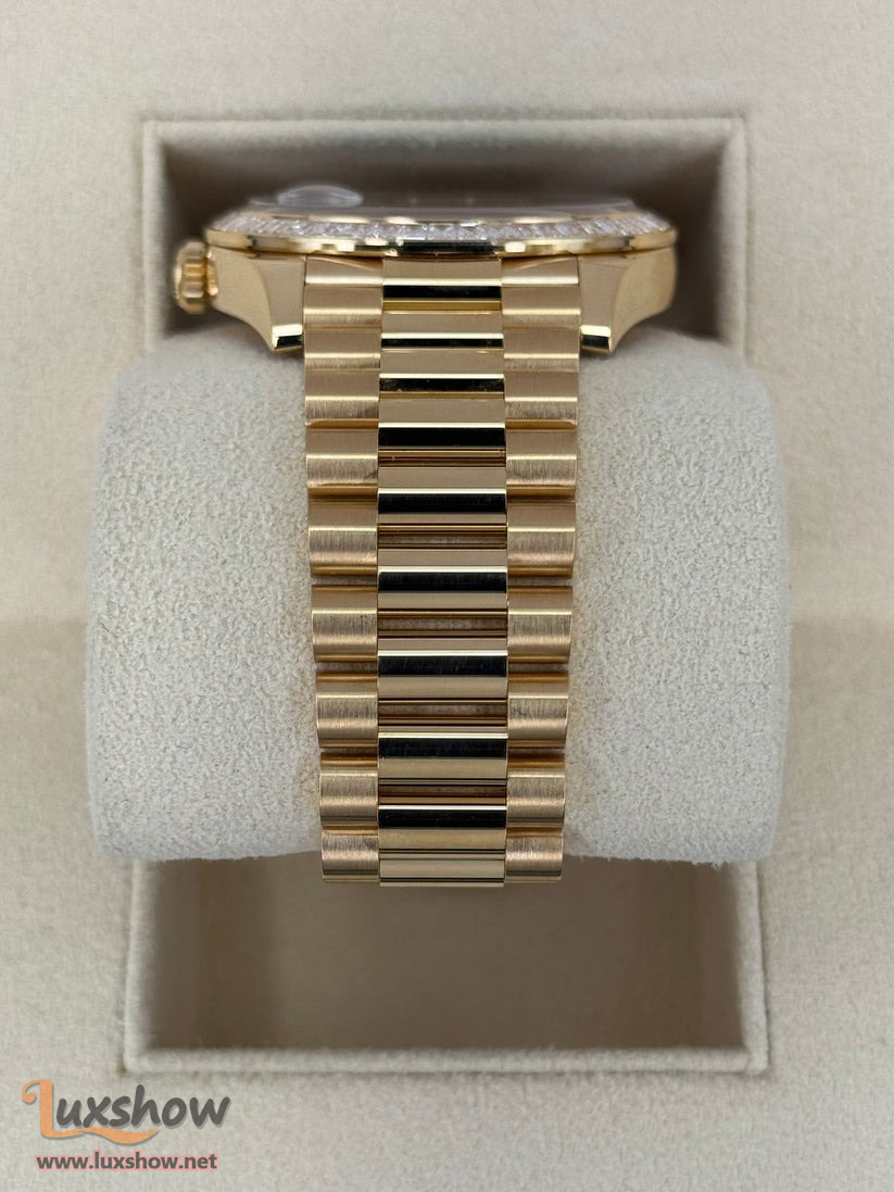 Rolex Day-Date 40mm 228398TBR 18 kt Yellow Gold Presidential Bracelet Factory Baguette Diamond-Set Bezel Green Roman Numeral Dial