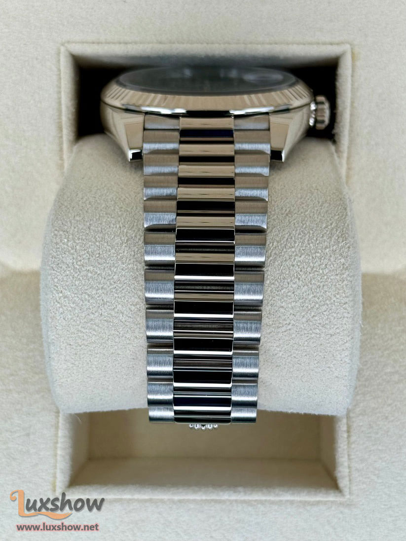 Rolex Day-Date 40mm 228239 White Gold Olive Dial