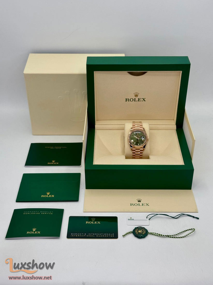 Rolex Day-Date 40mm 228235 Presidential Bracelet 18 kt Everose Gold with Olive Green Dial and Fluted Bezel