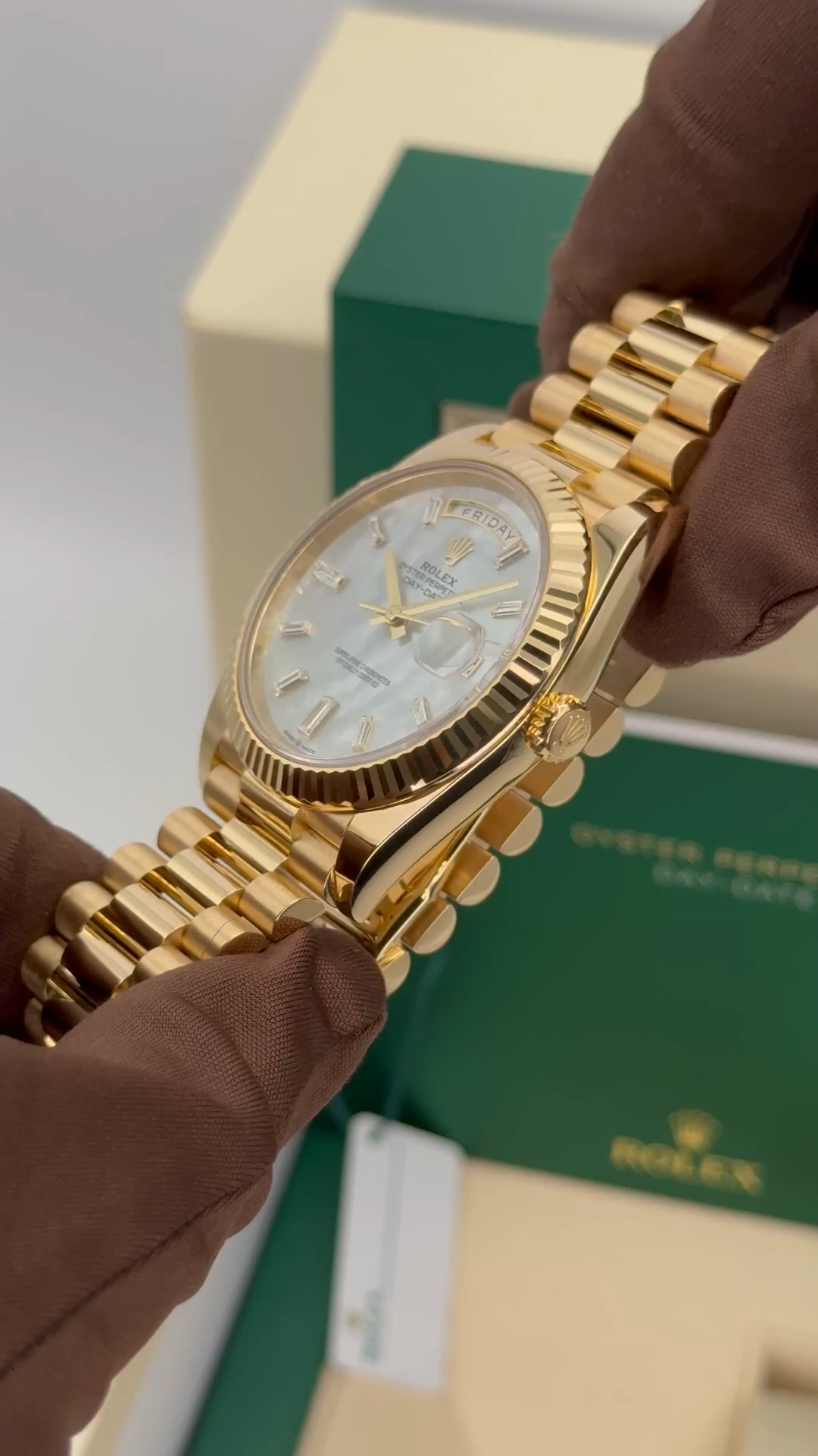Rolex Day-Date 40mm 228238 Presidential Bracelet 18k Yellow Gold Gold Mother Of Pearl Diamond Baguette Dial