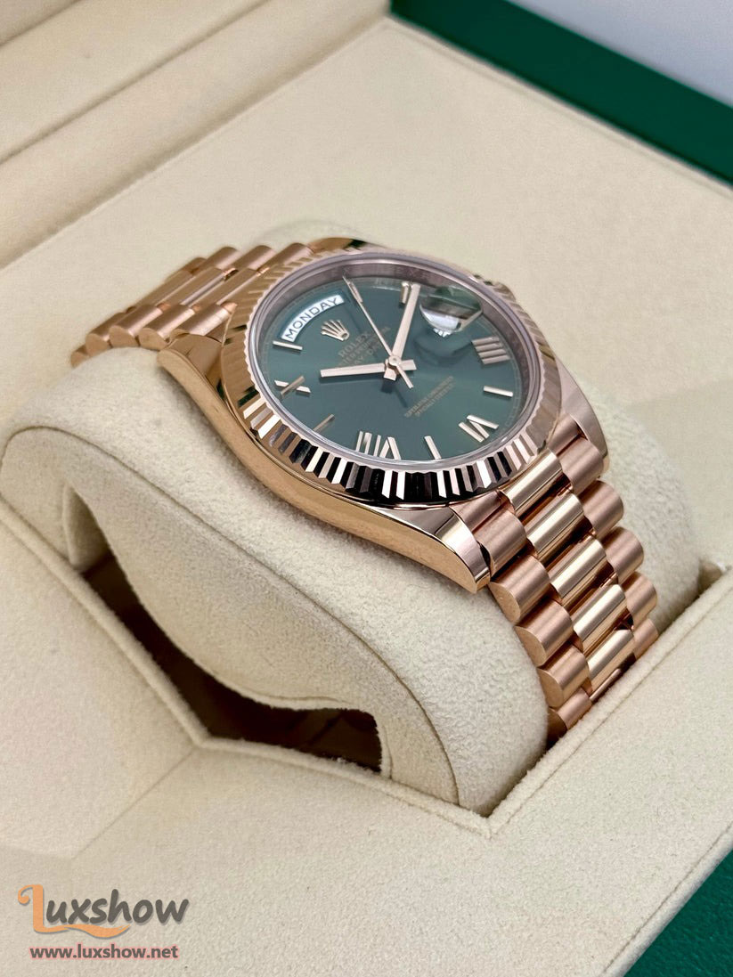 Rolex Day-Date 40mm 228235 Presidential Bracelet 18 kt Everose Gold with Olive Green Dial and Fluted Bezel