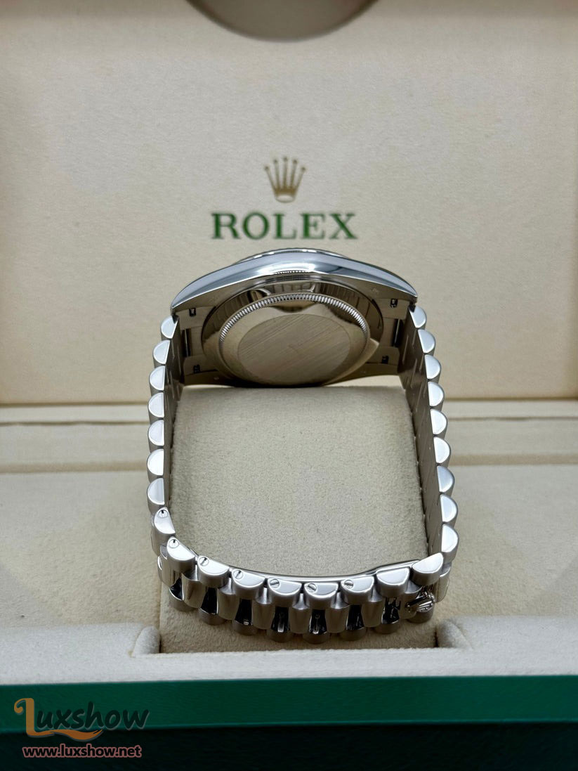 Rolex Day-Date 40mm 228239 White Gold Olive Dial
