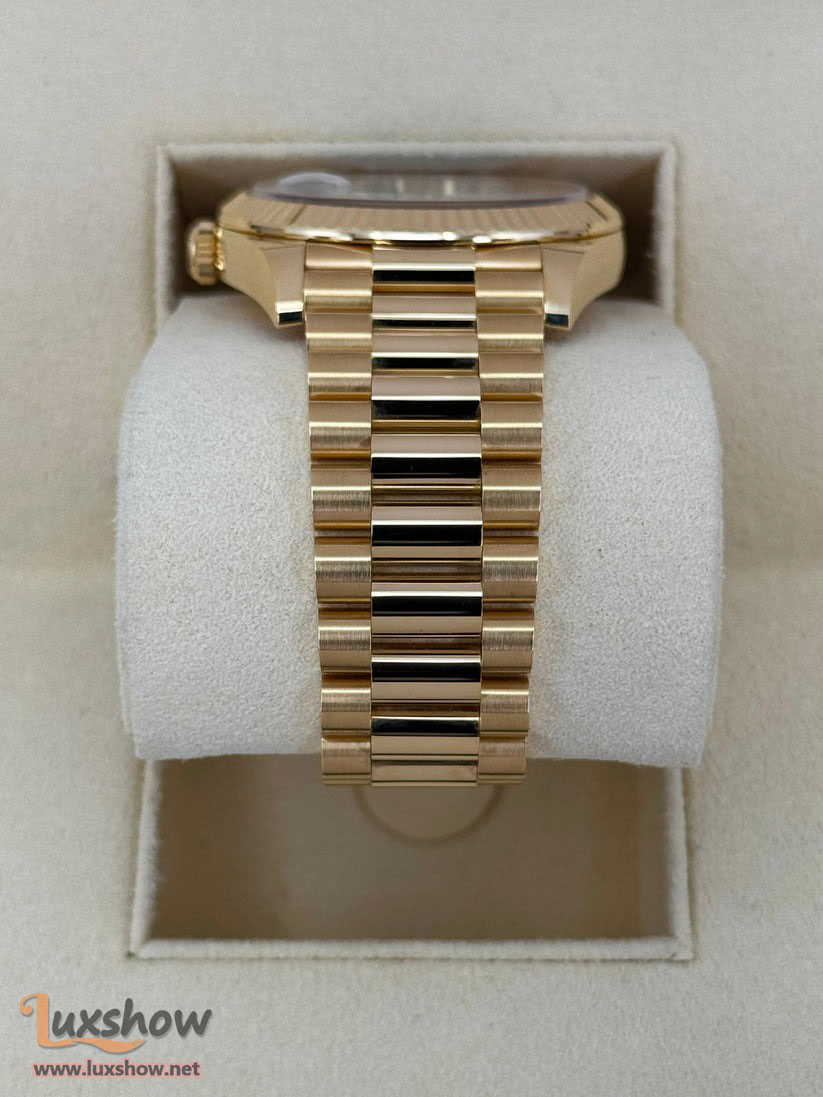 Rolex Day-Date 40mm 228238 Arabic Calendar Green Dial