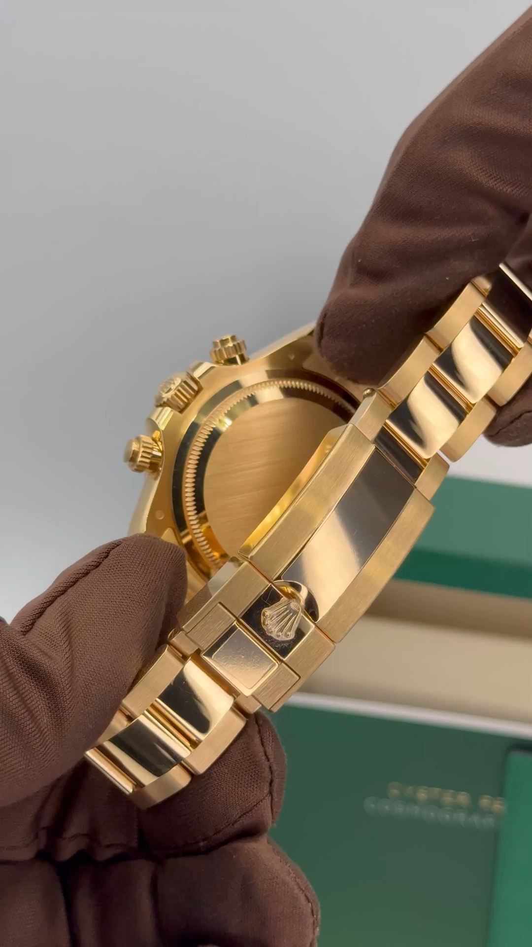 Rolex Cosmograph Daytona 40mm 126508 18kt Yellow Gold Oyster Bracelet a 18kt Yellow Gold Bezel with an Intense Black and Champagne Colour Dial