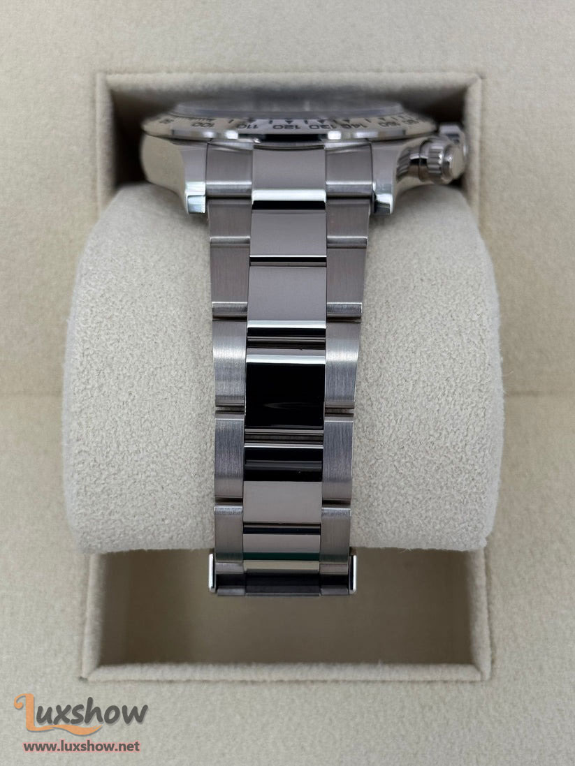 2024 Rolex Cosmograph Daytona 40mm 126509 18 kt White Gold Black Dial Oyster Bracelet