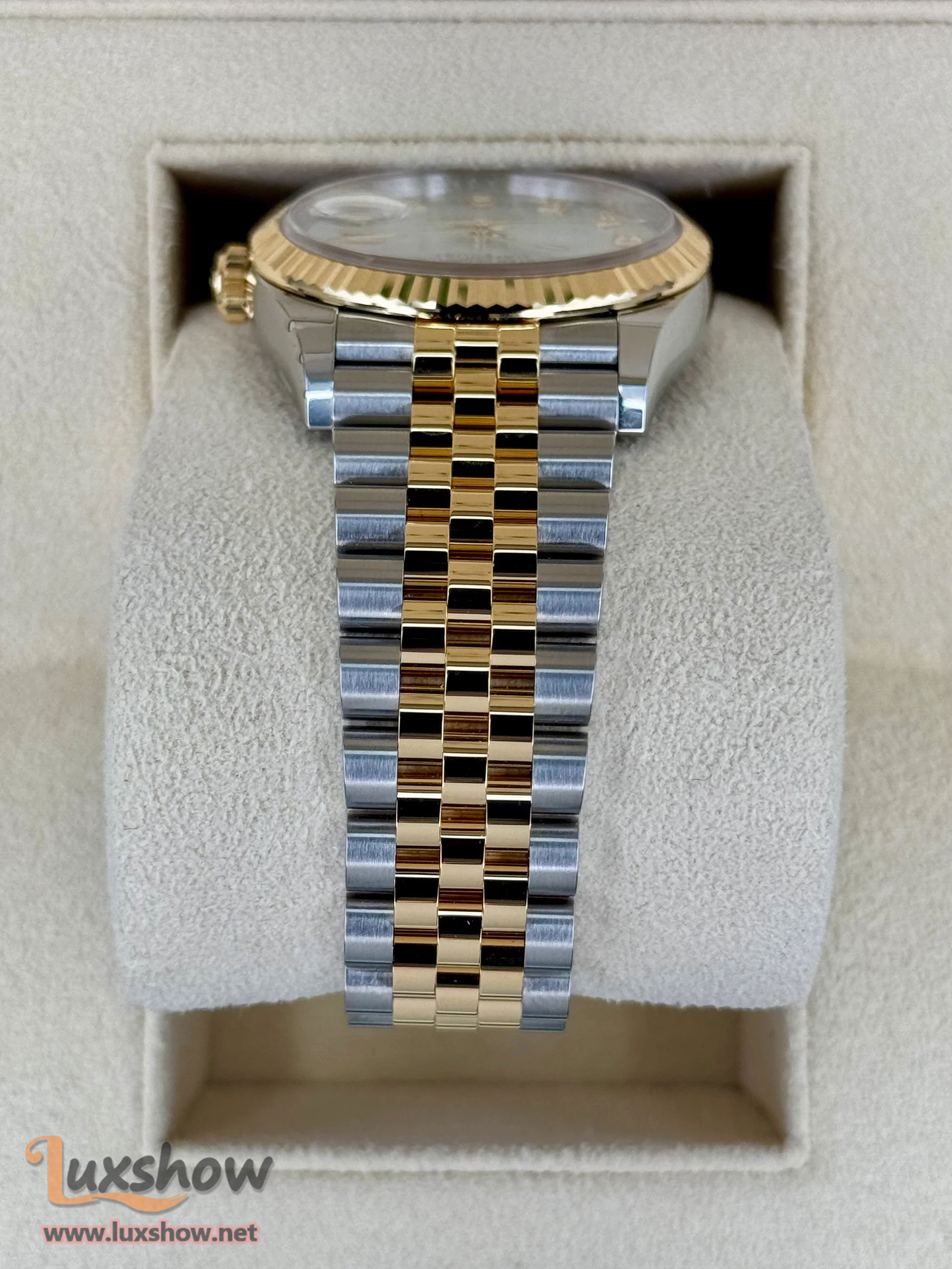 Rolex Datejust 36mm 126233 Mother of Pearl Diamond Dial