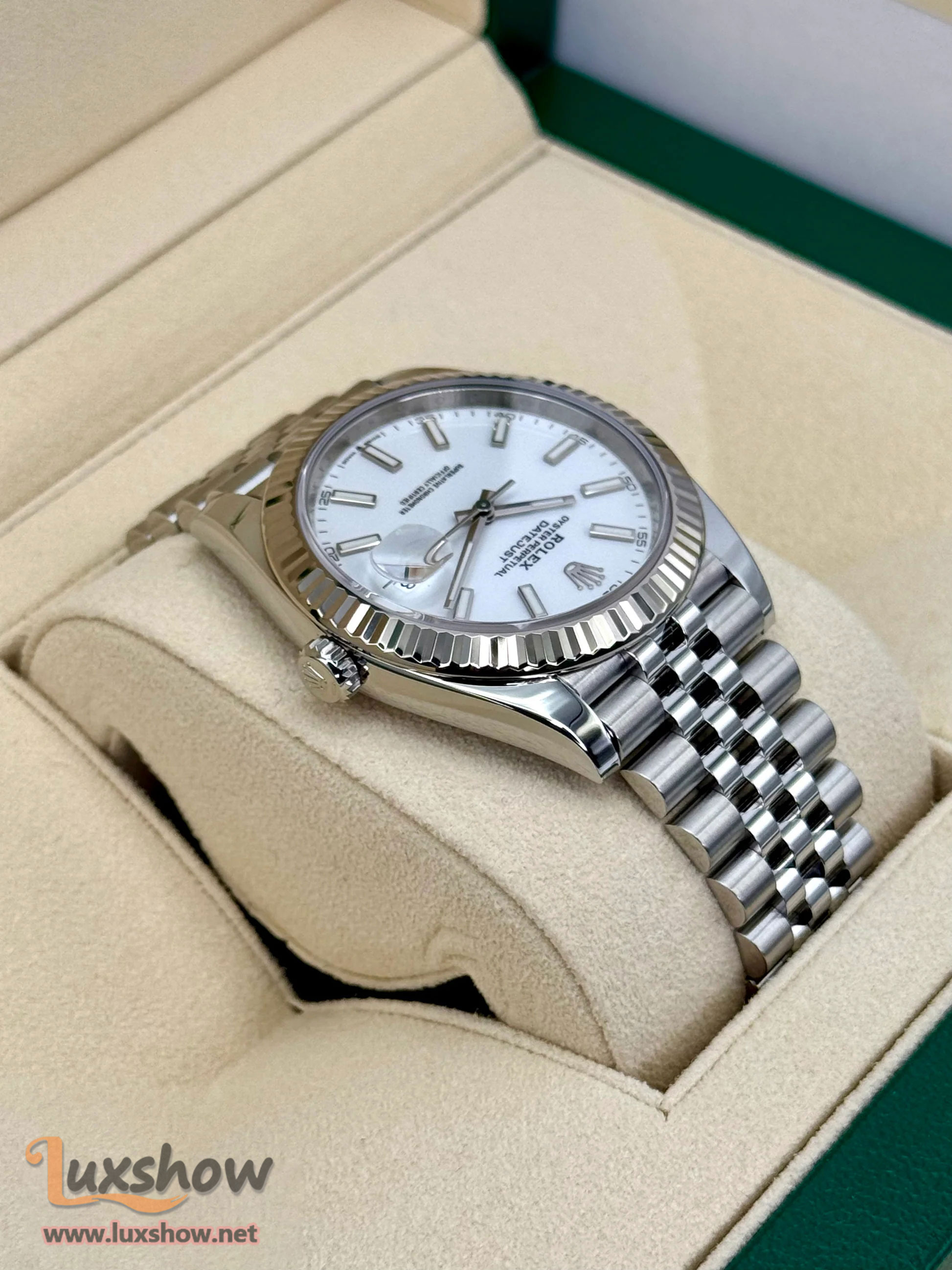 Rolex Datejust 41mm 126334 Stainless Steel Oyster Silver Dial