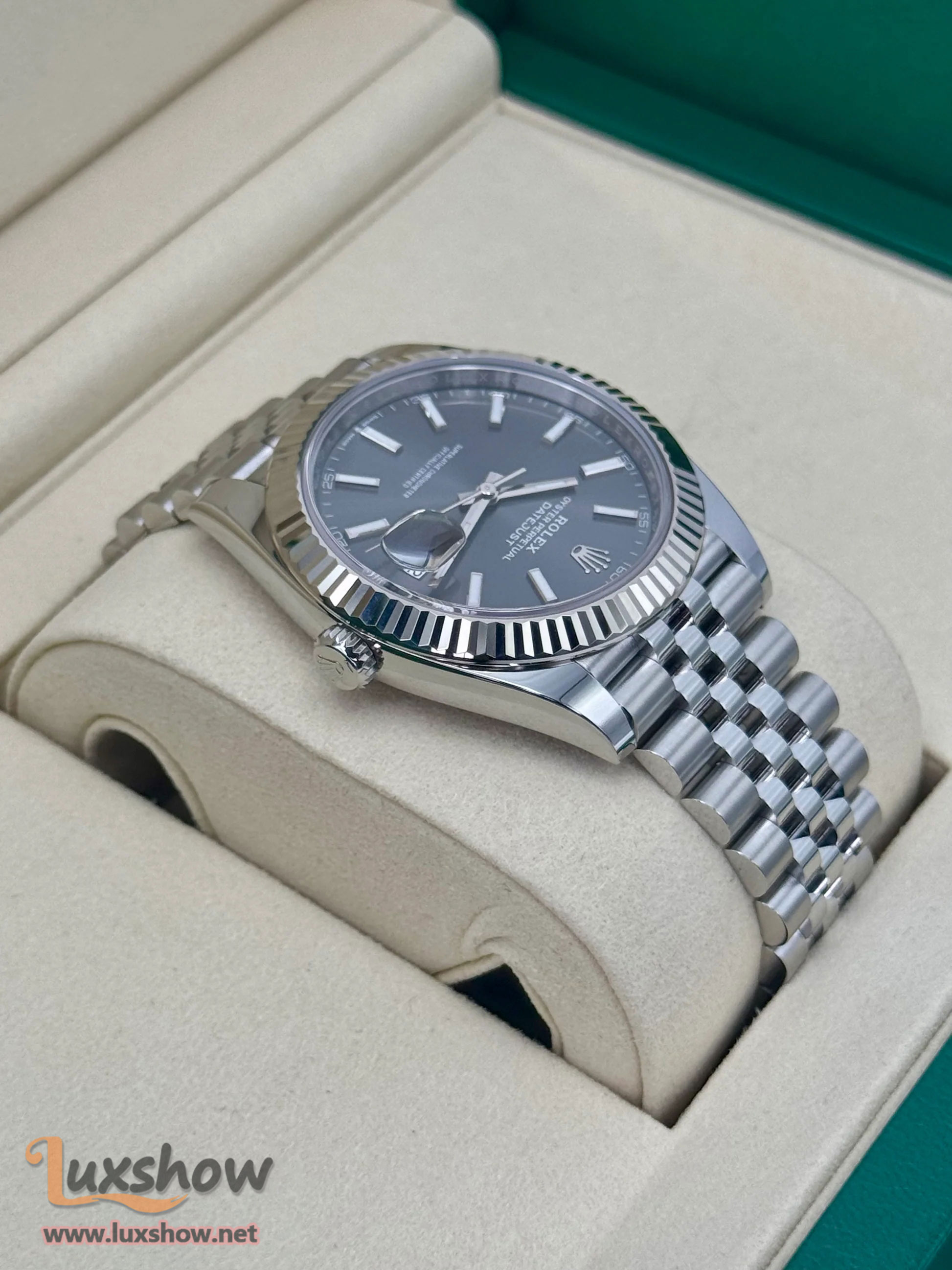 Rolex Datejust 41mm 126334 Stainless Steel Jubilee Rhodium Dial