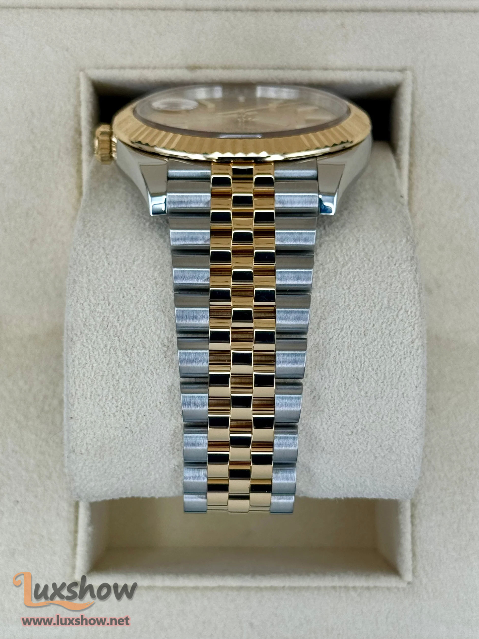 Rolex Datejust 41mm 126333 Two-Tone Jubilee Champagne Dial