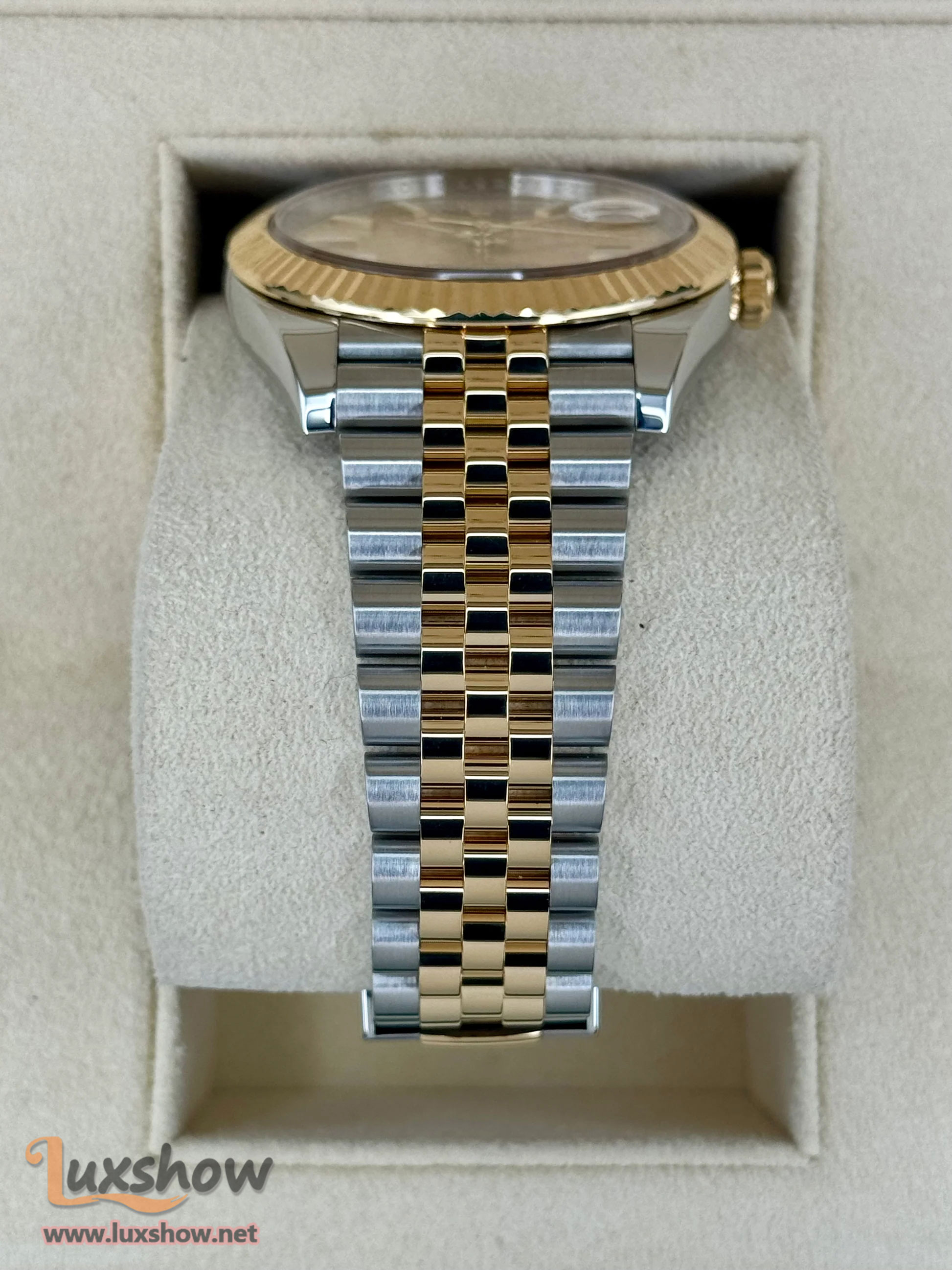 Rolex Datejust 41mm 126333 Two-Tone Jubilee Champagne Dial