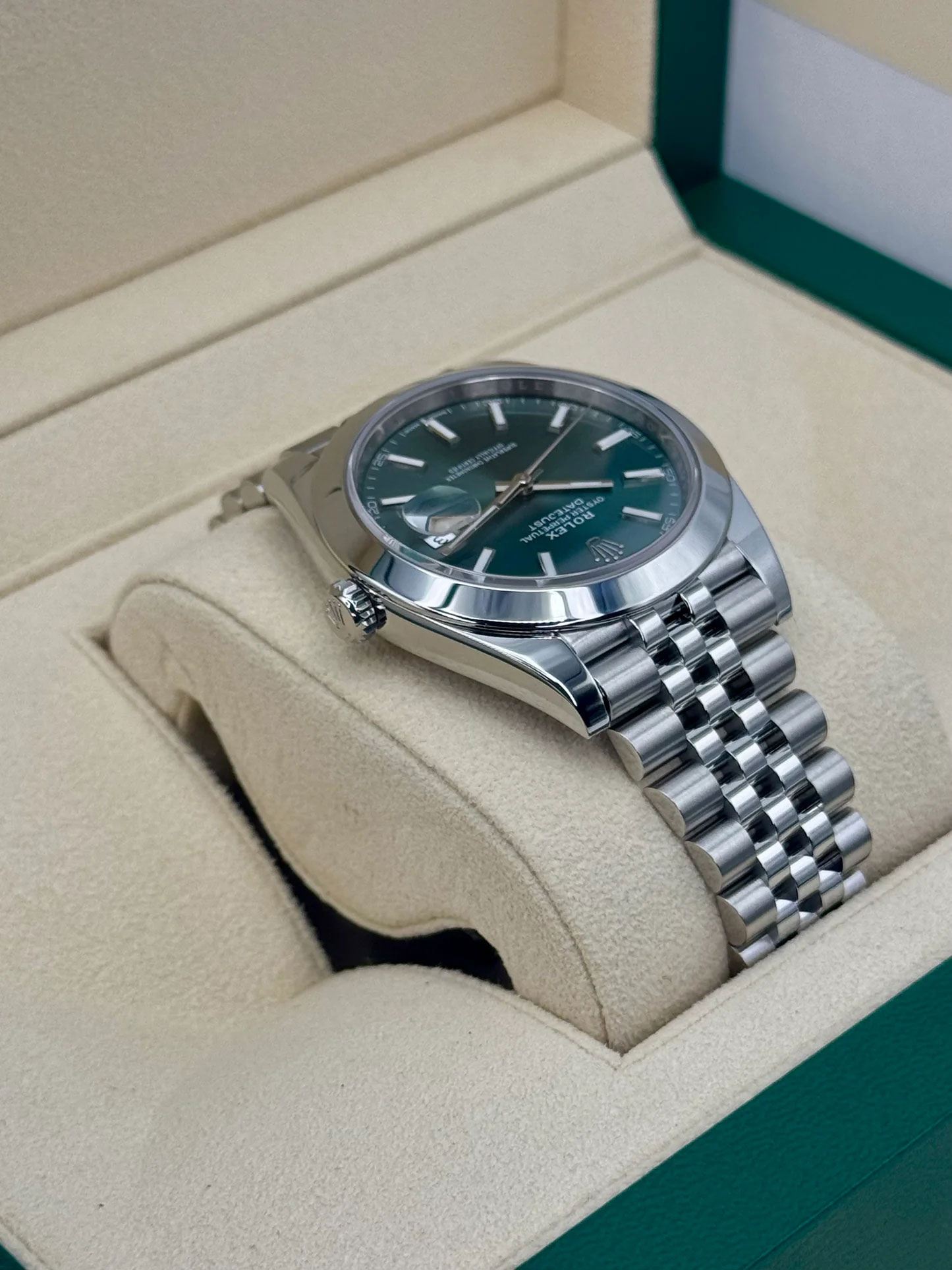 Rolex Datejust 41mm 126300 Stainless Steel Jubilee Green Dial