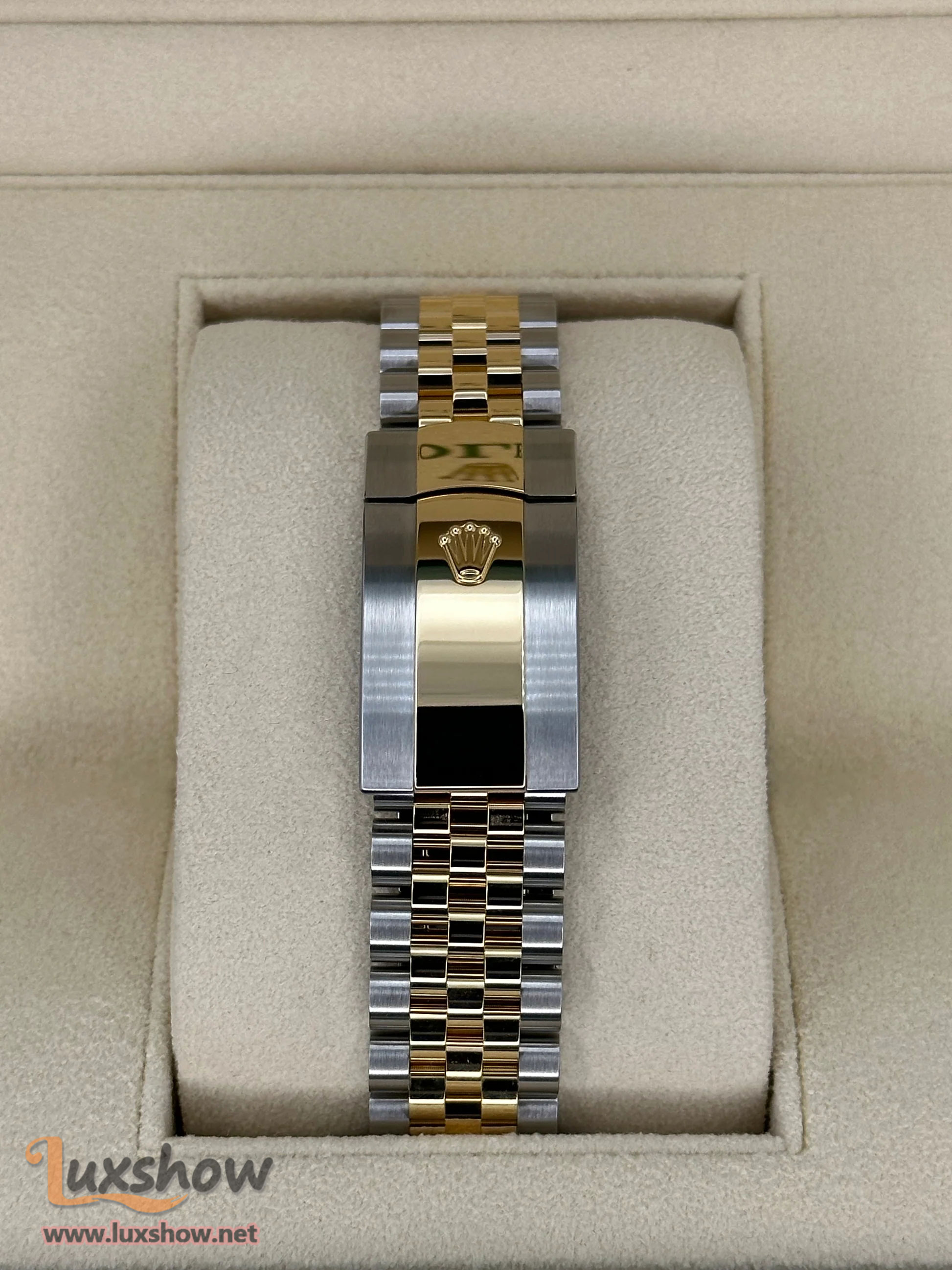 Rolex Datejust 36mm 126233 Mother of Pearl Diamond Dial