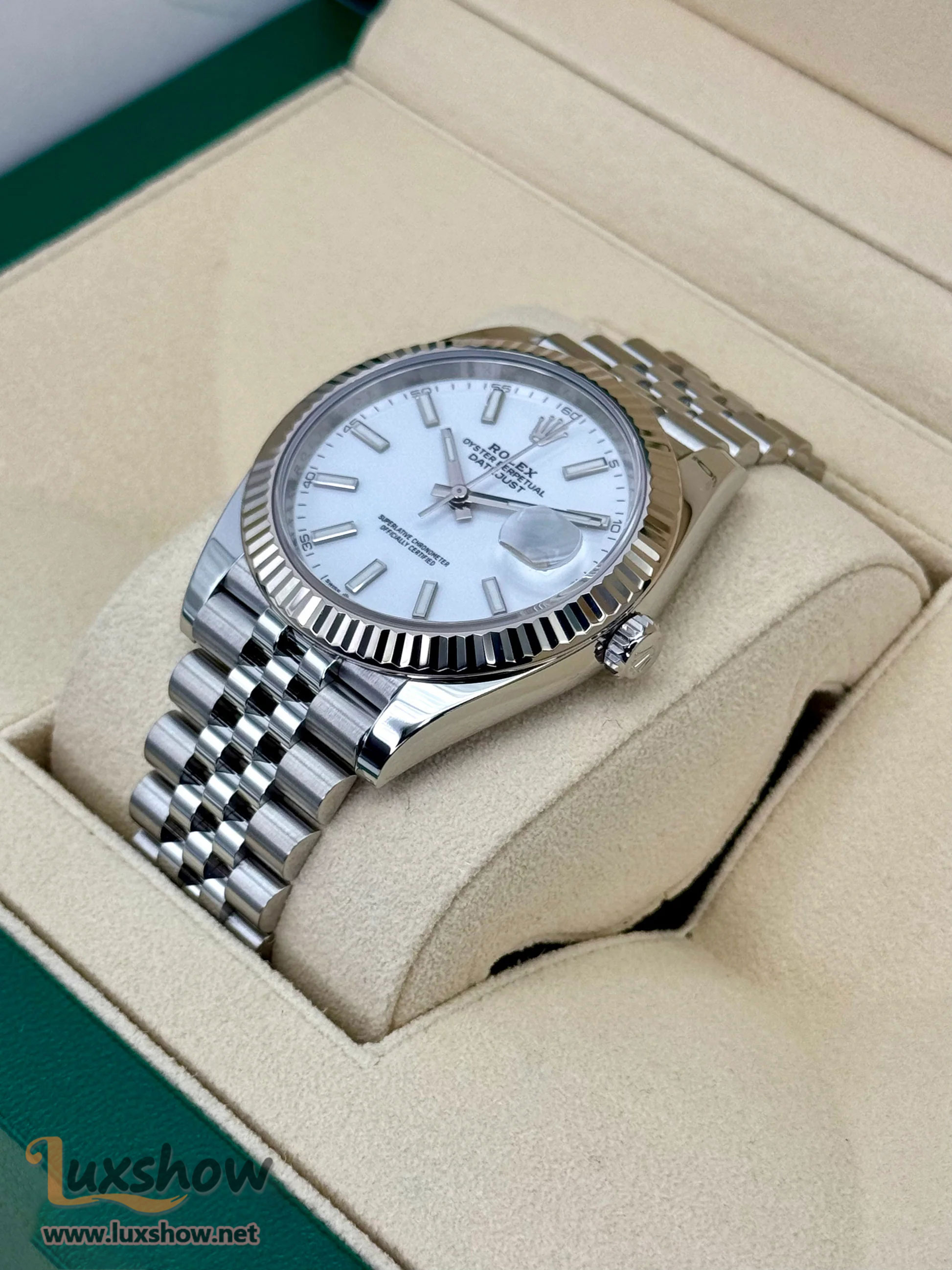 Rolex Datejust 41mm 126334 Stainless Steel Oyster Silver Dial