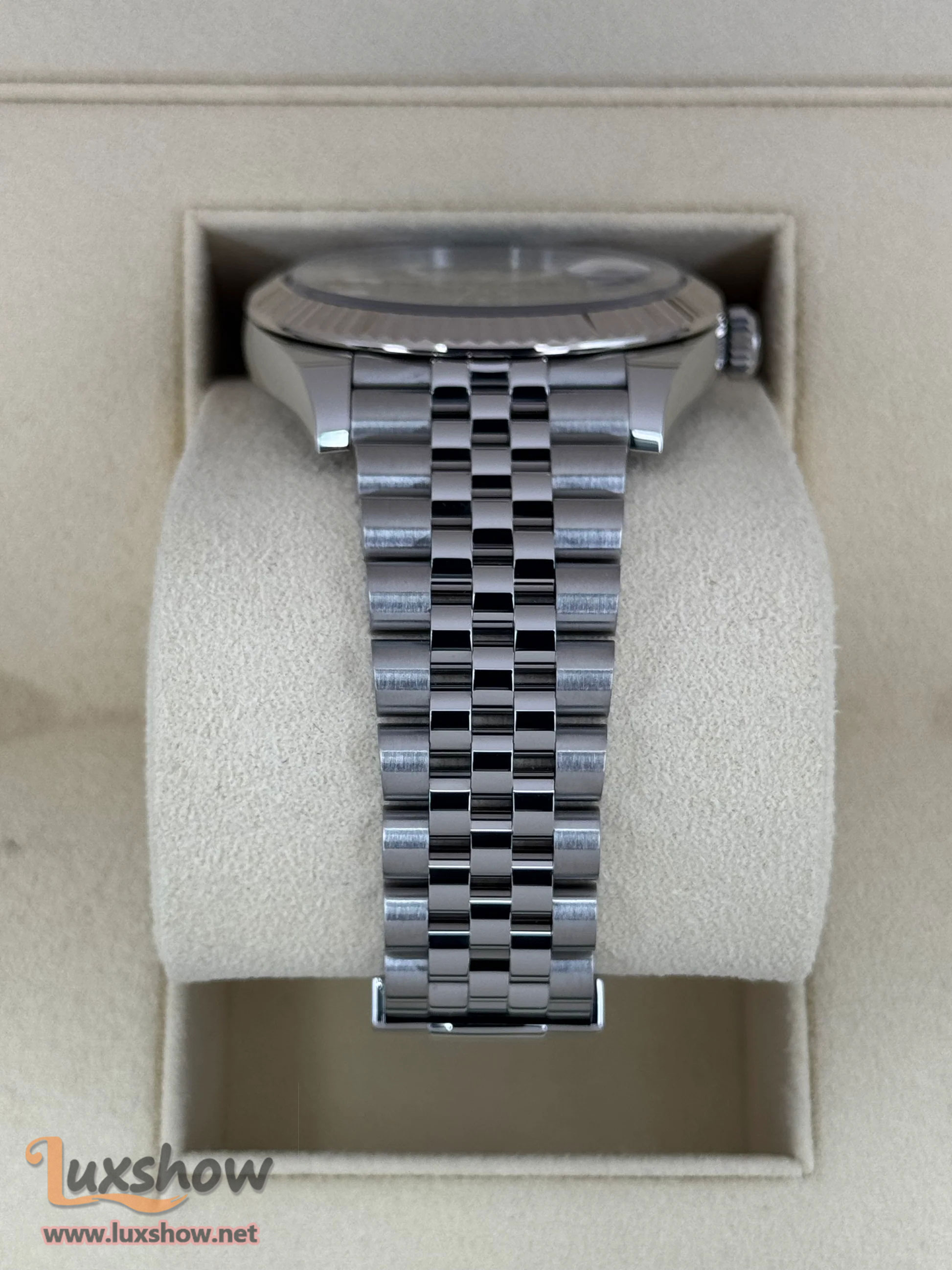 Rolex Datejust 41mm 126334 Stainless Steel Jubilee Blue Dial