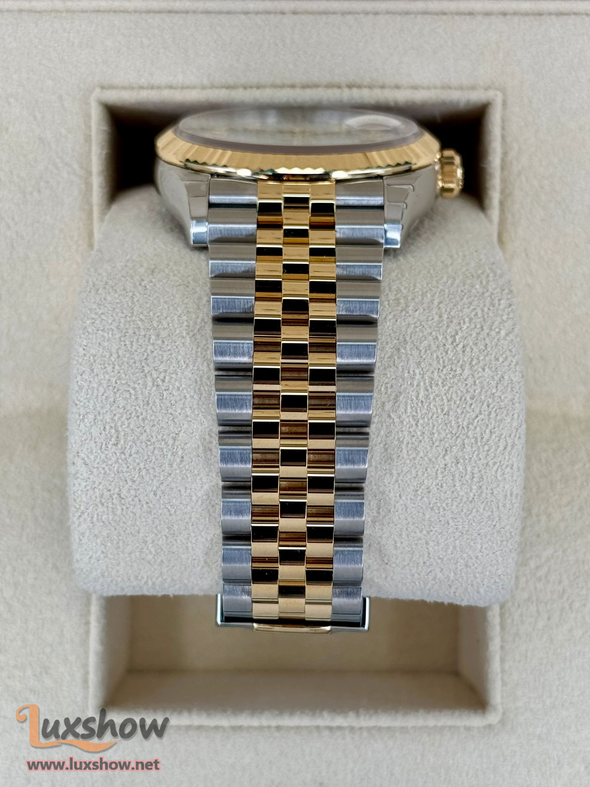 Rolex Datejust 36mm 126233 Mother of Pearl Diamond Dial