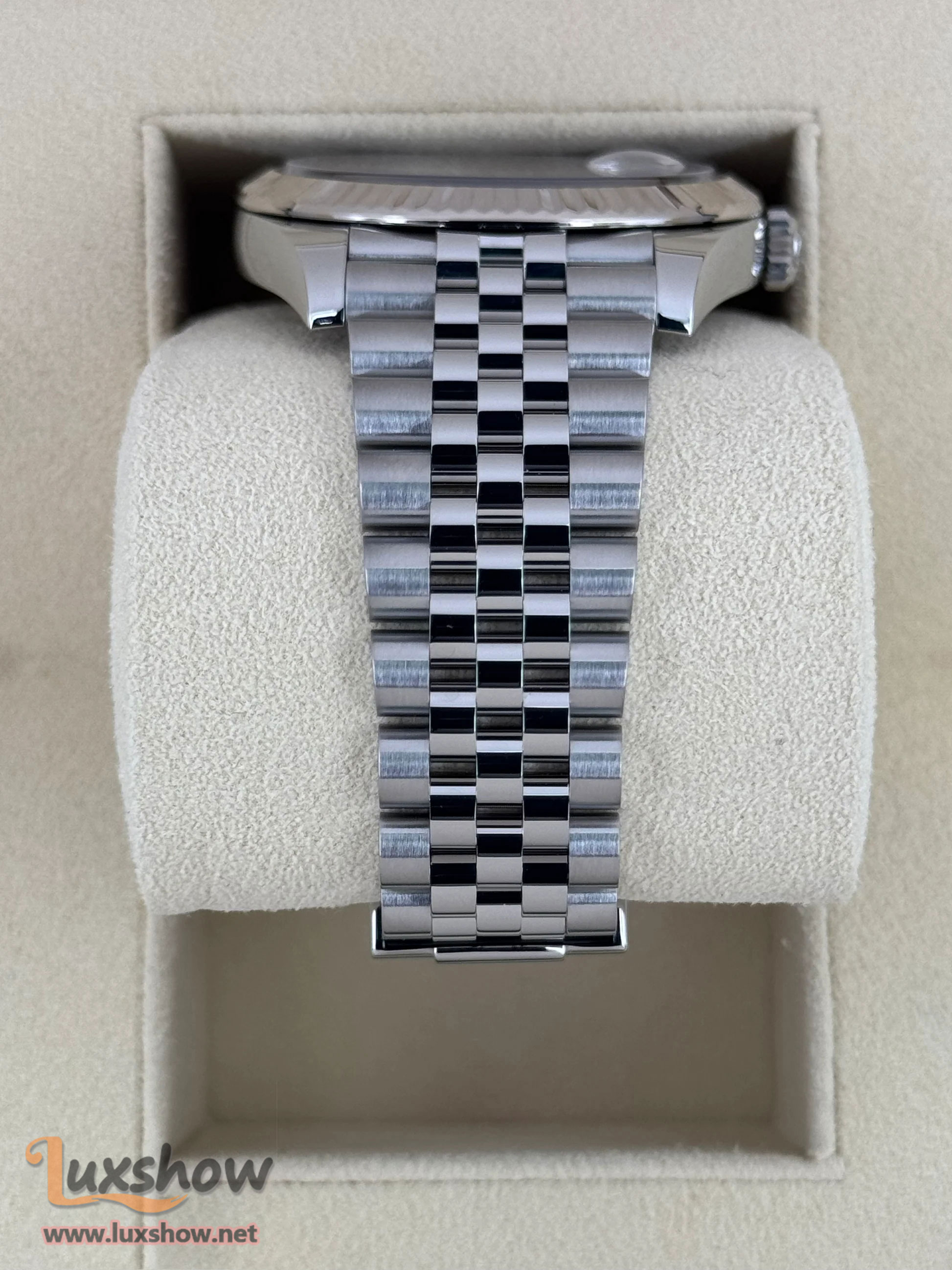 Rolex Datejust 41mm 126334 Stainless Steel Oyster Silver Dial