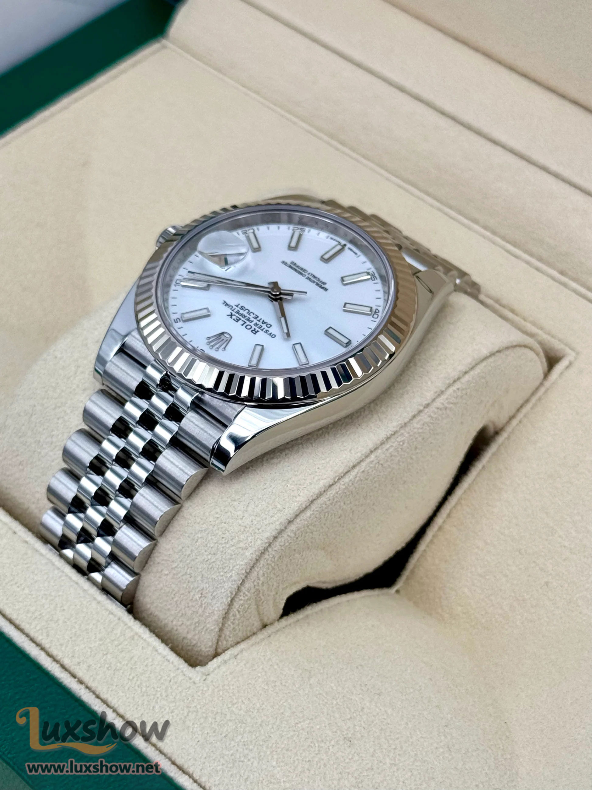 Rolex Datejust 41mm 126334 Stainless Steel Oyster Silver Dial