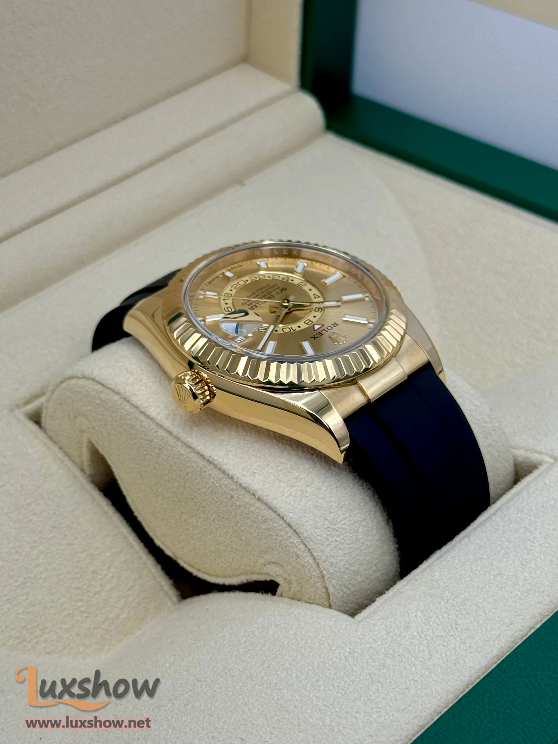 Rolex Sky-Dweller 42mm 336238 Yellow Gold Oysterflex Champagne Dial