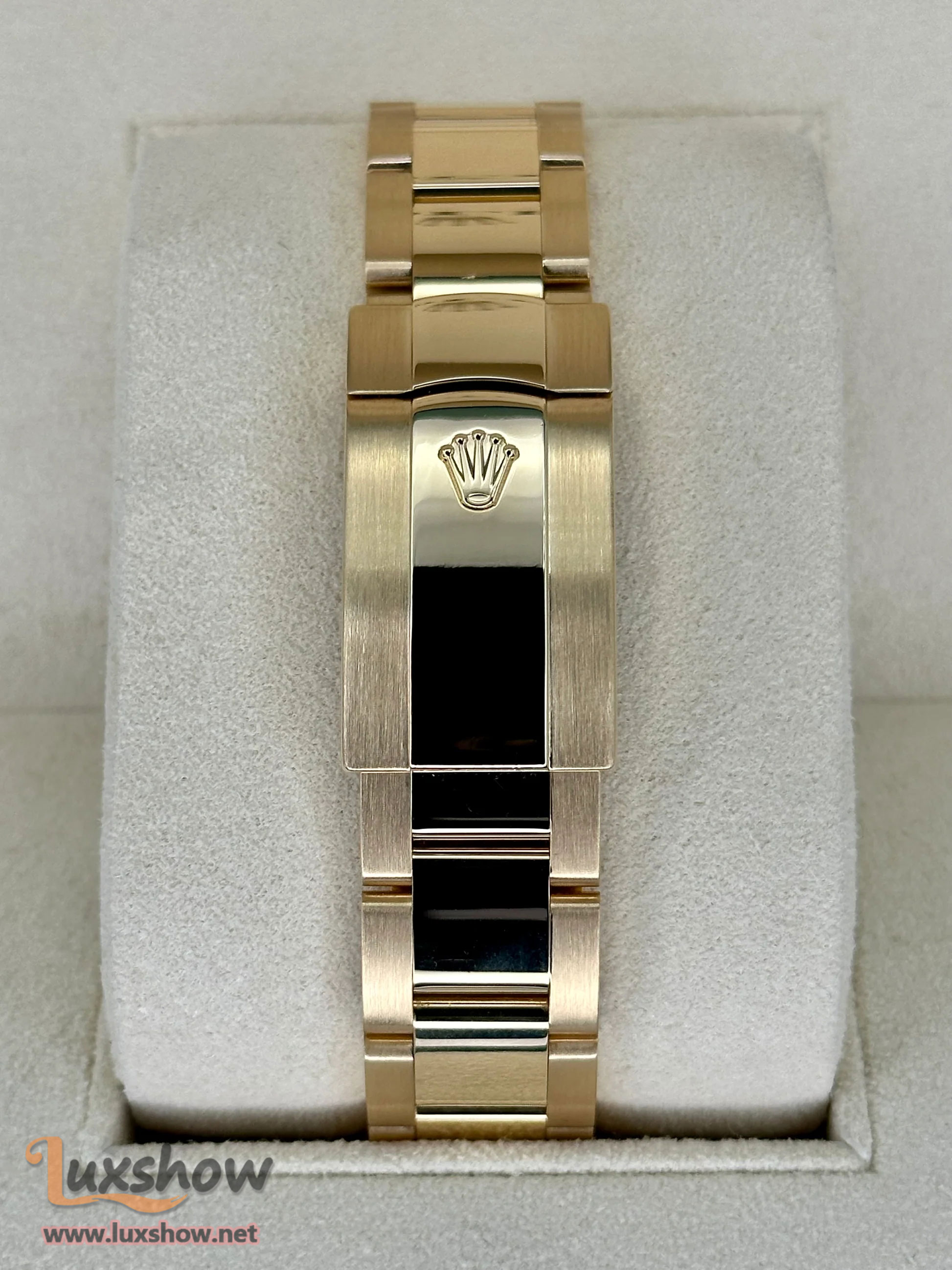 Rolex Sky-Dweller 42mm 336933 Jubilee Champagne Dial