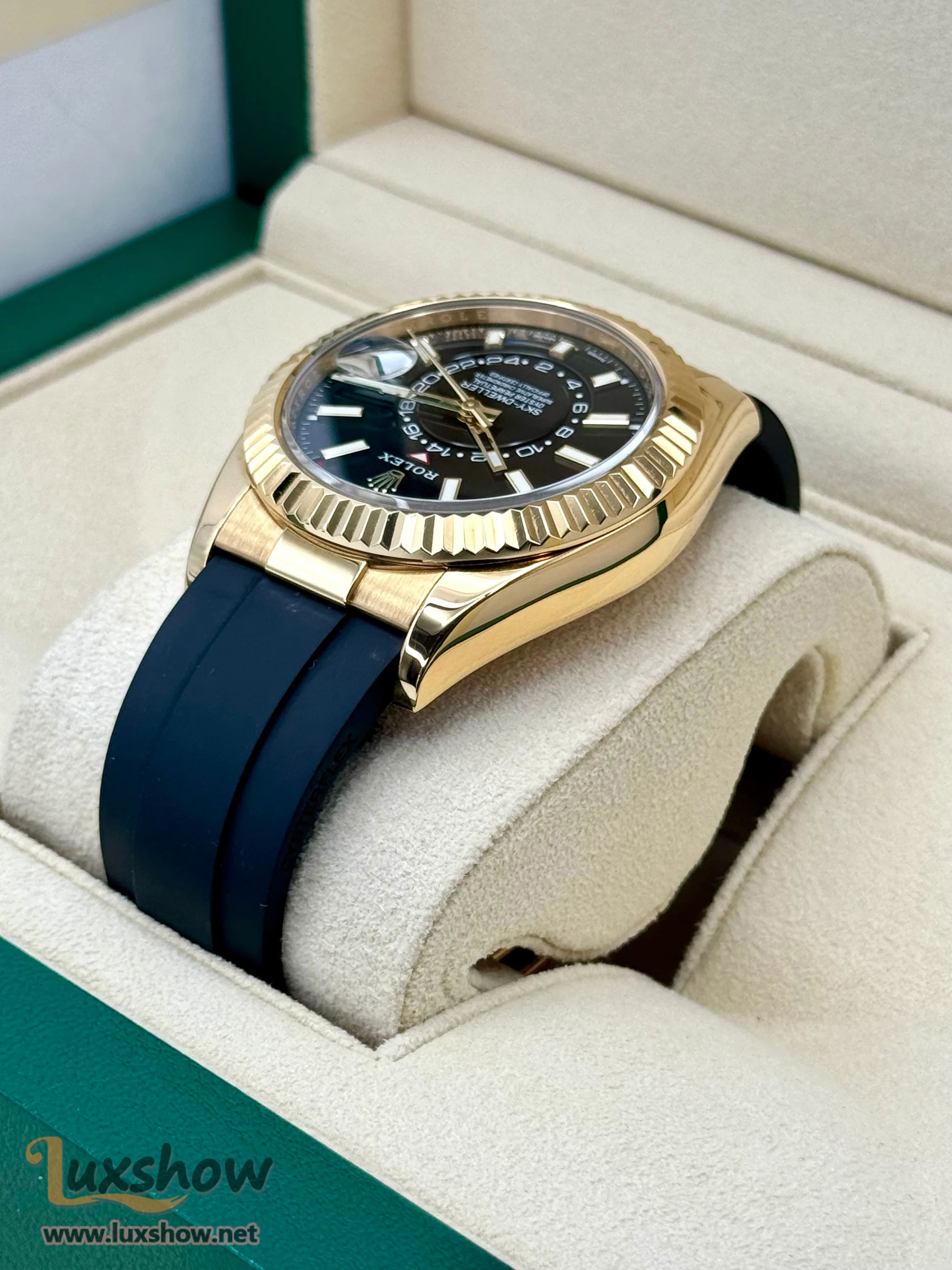 Rolex Sky-Dweller 42mm 326238 Yellow Gold Oysterflex Black Dial