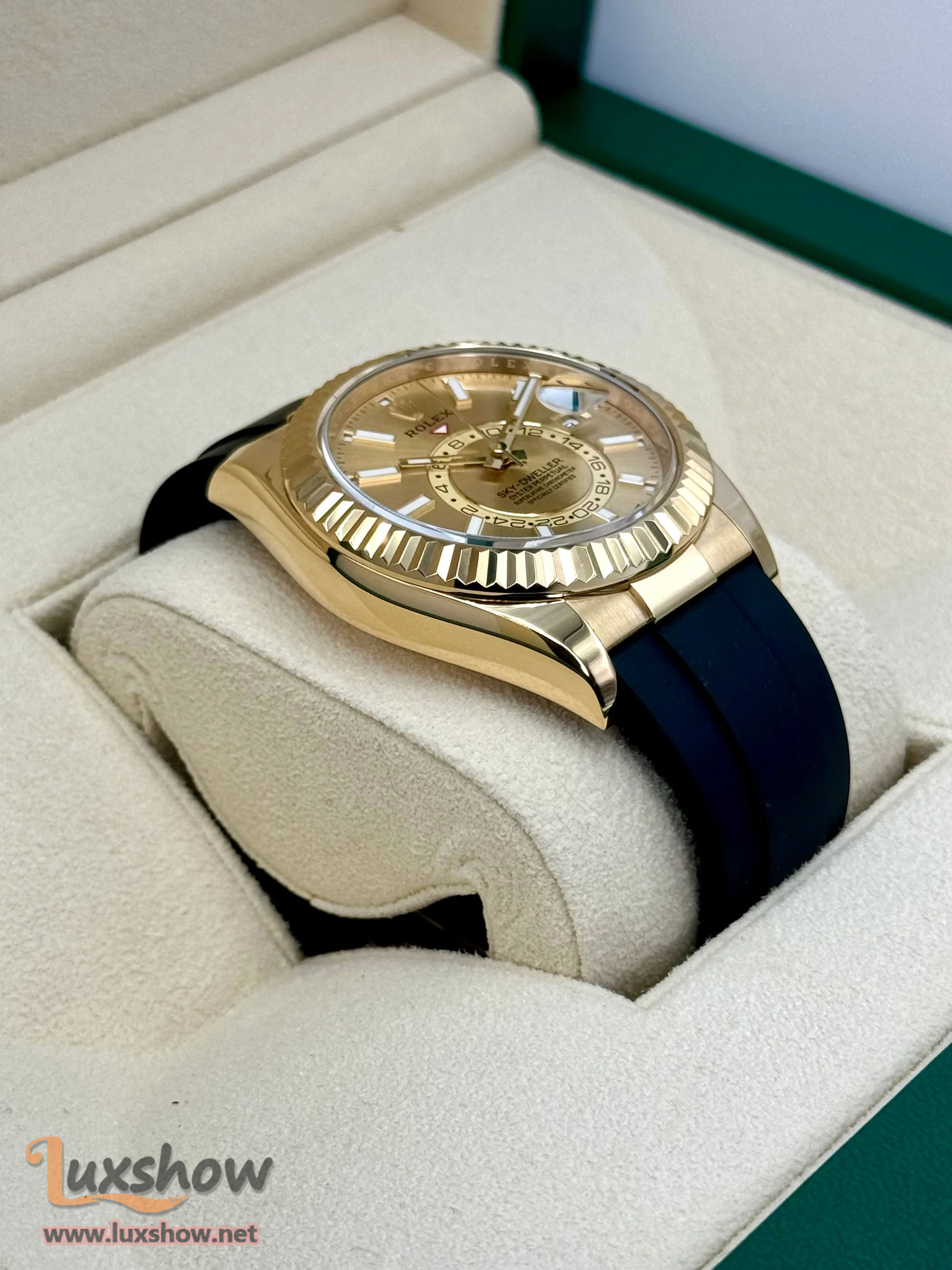 Rolex Sky-Dweller 42mm 336238 Yellow Gold Oysterflex Champagne Dial
