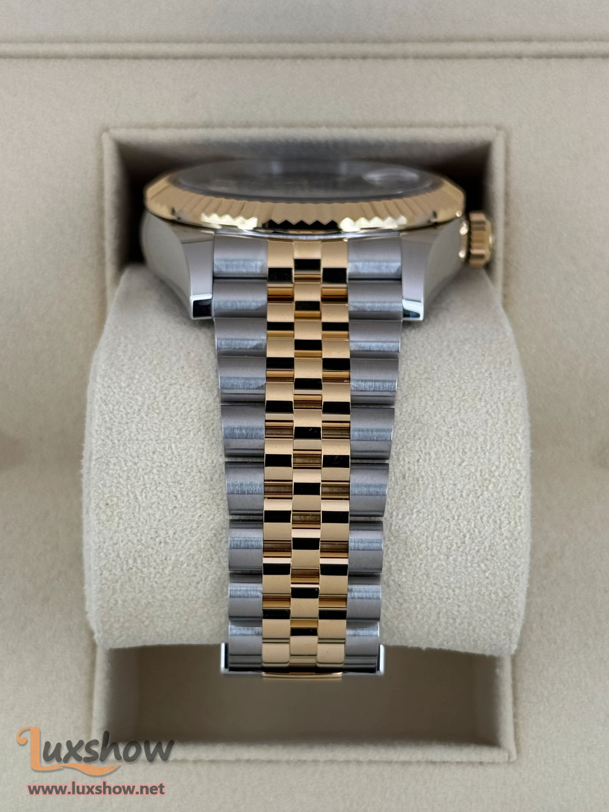 Rolex Sky-Dweller 42mm 336933 Jubilee Black Dial