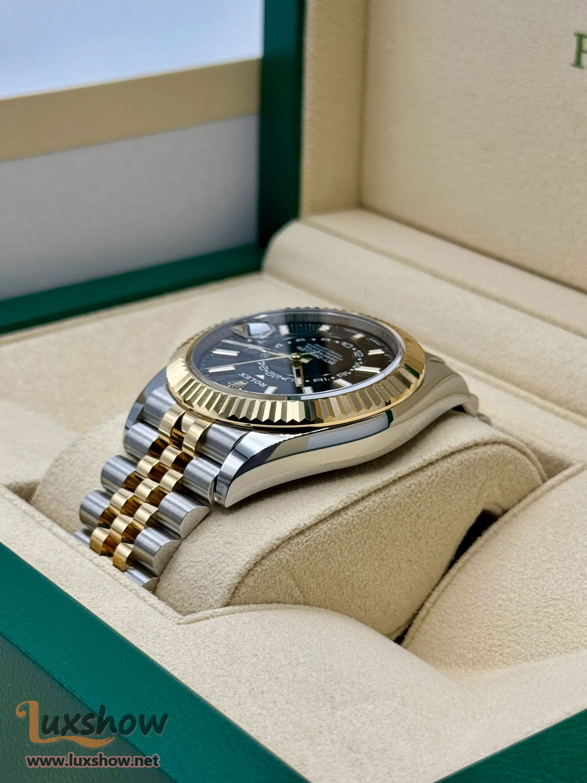 Rolex Sky-Dweller 42mm 336933 Jubilee Black Dial